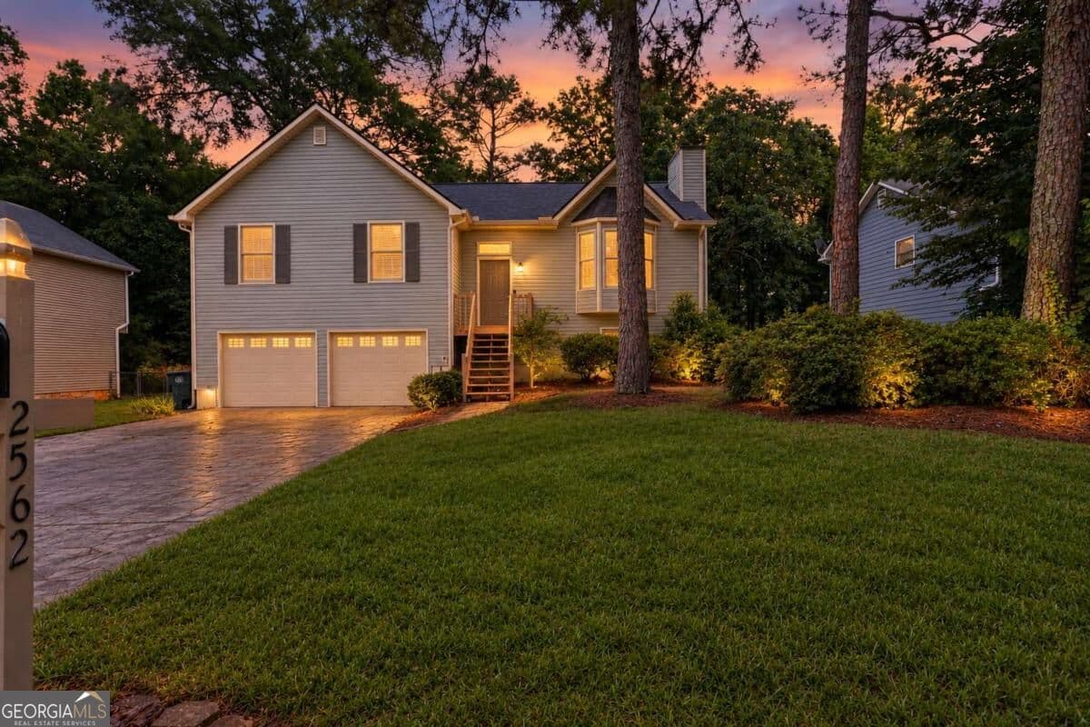 4 bedroom, 2 bathroom, 2,924 sq ft single family residence for rent at 2562 Kennesaw Spring Court, Kennesaw, GA 30144 for $2,400 a month — photo 1 of 29