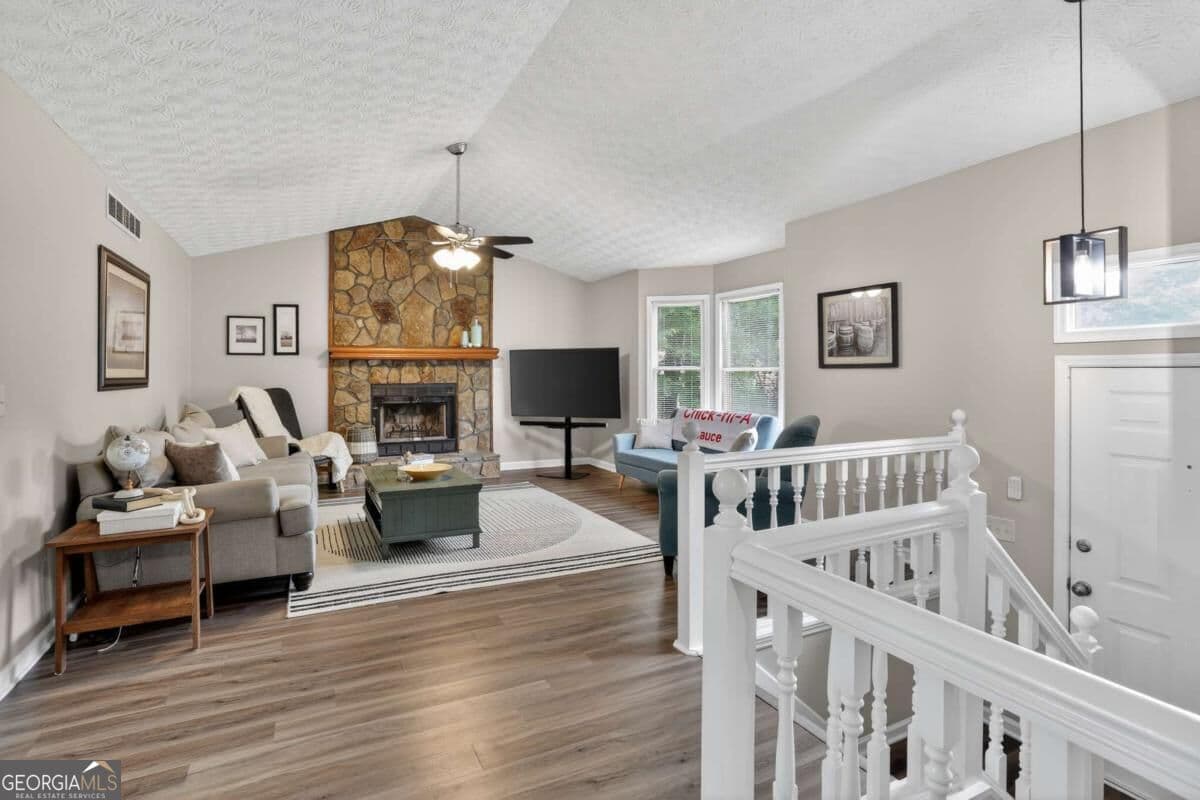 4 bedroom, 2 bathroom, 2,924 sq ft single family residence for rent at 2562 Kennesaw Spring Court, Kennesaw, GA 30144 for $2,400 a month — photo 9