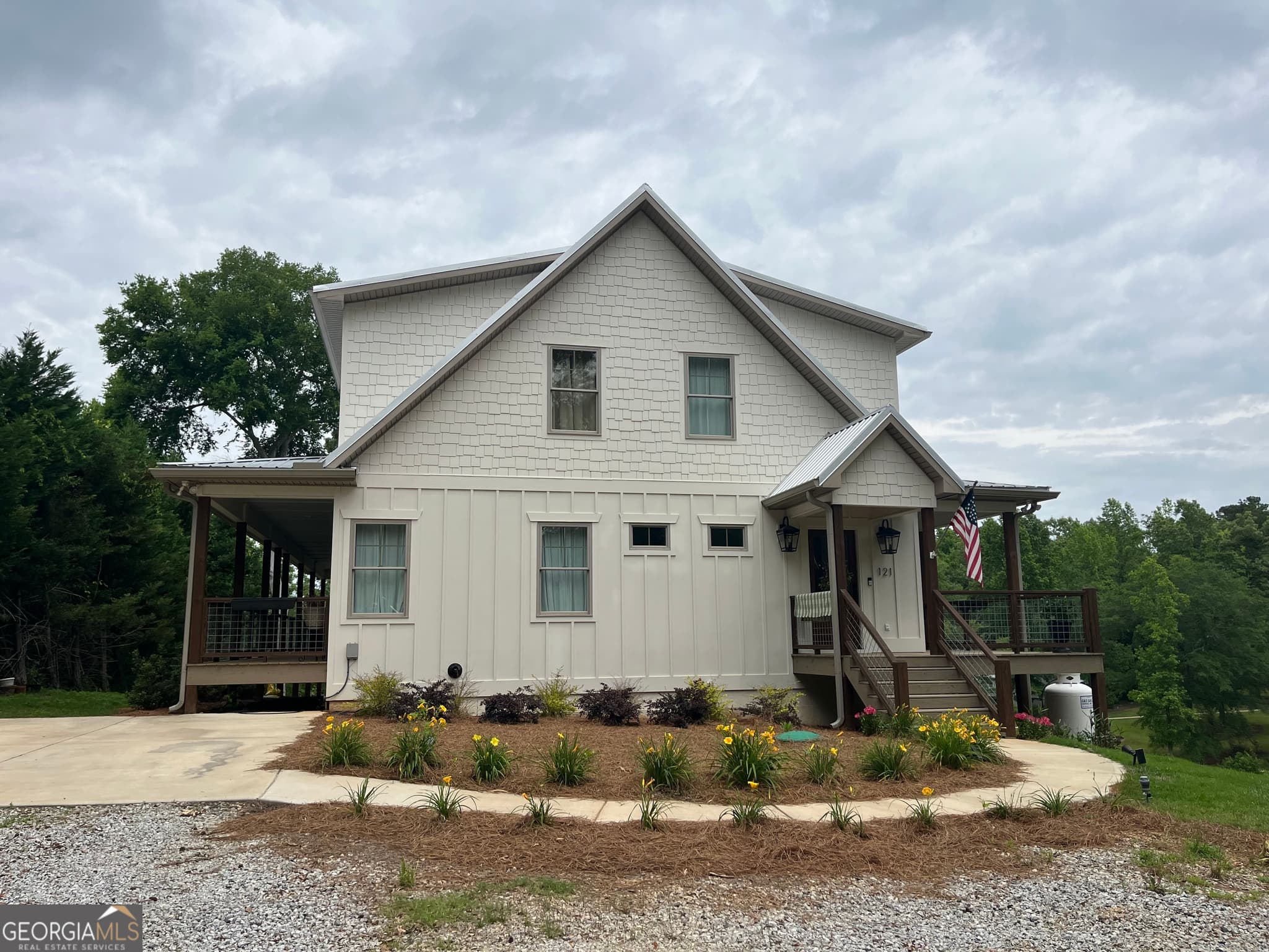 5 bedroom, 3.5 bathroom, 4,000 sq ft single family residence for sale at 121 Discovery Bay, Milledgeville, GA 31061 — photo 2