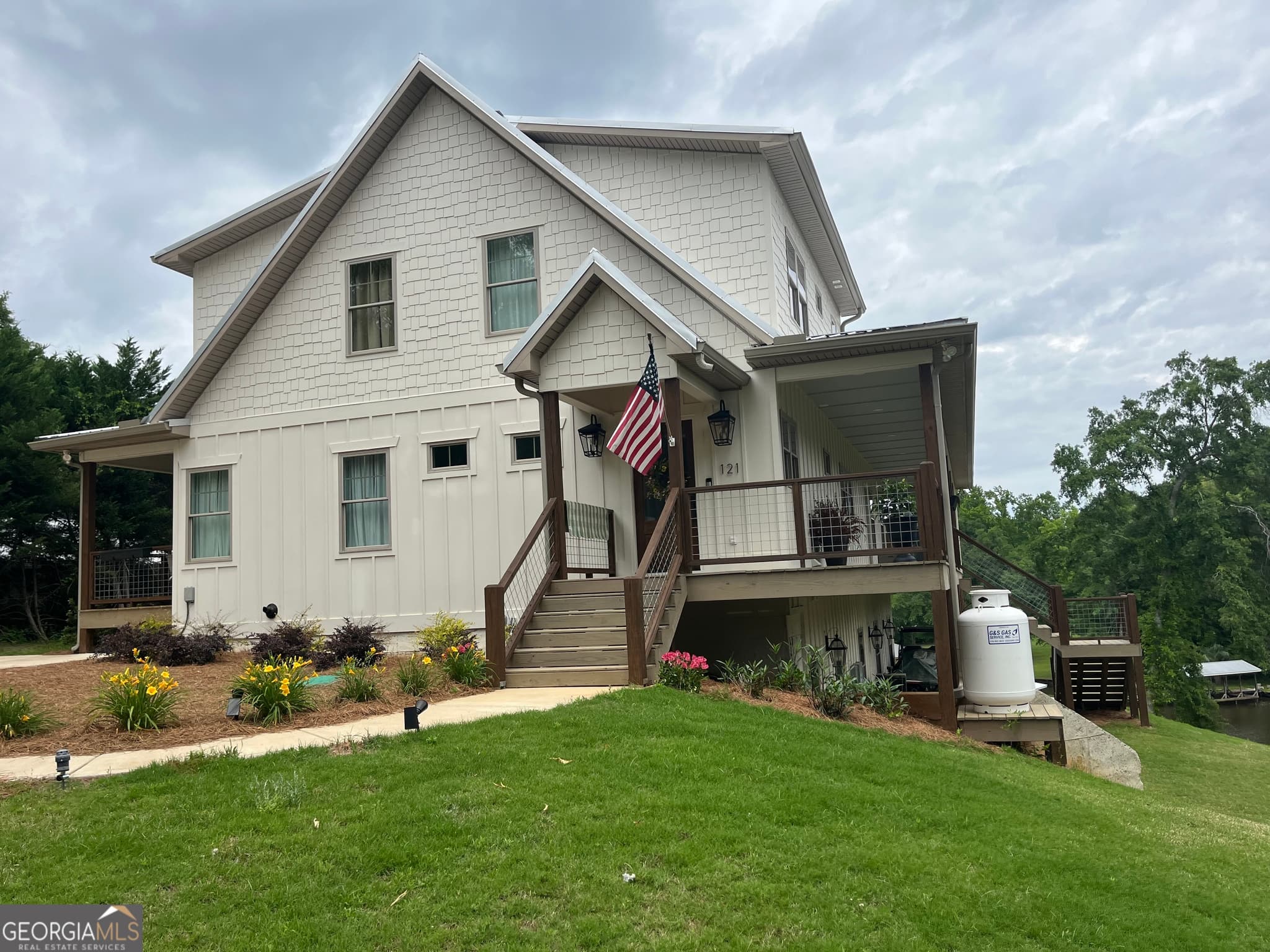 5 bedroom, 3.5 bathroom, 4,000 sq ft single family residence for sale at 121 Discovery Bay, Milledgeville, GA 31061