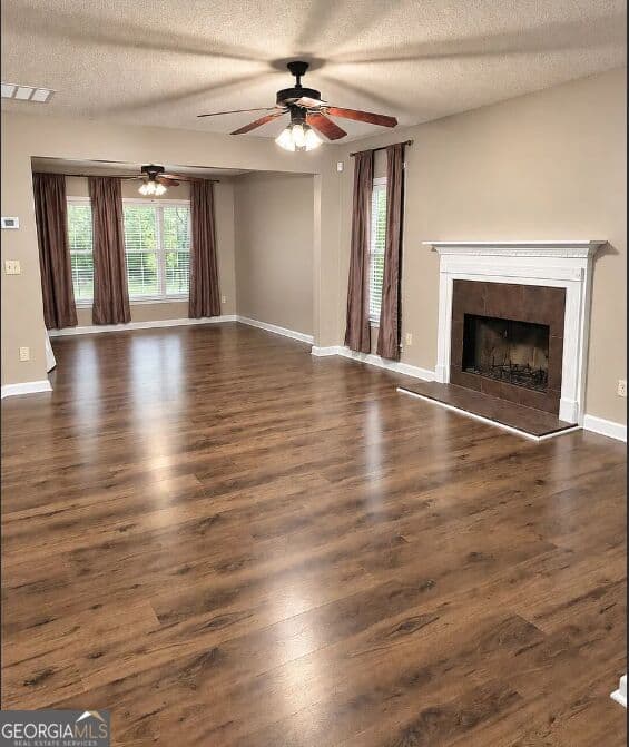 3 bedroom, 2.5 bathroom, 1,924 sq ft single family residence for rent at 5445 Hilltop Pass, Fairburn, GA 30213 for $2,095 a month — photo 2