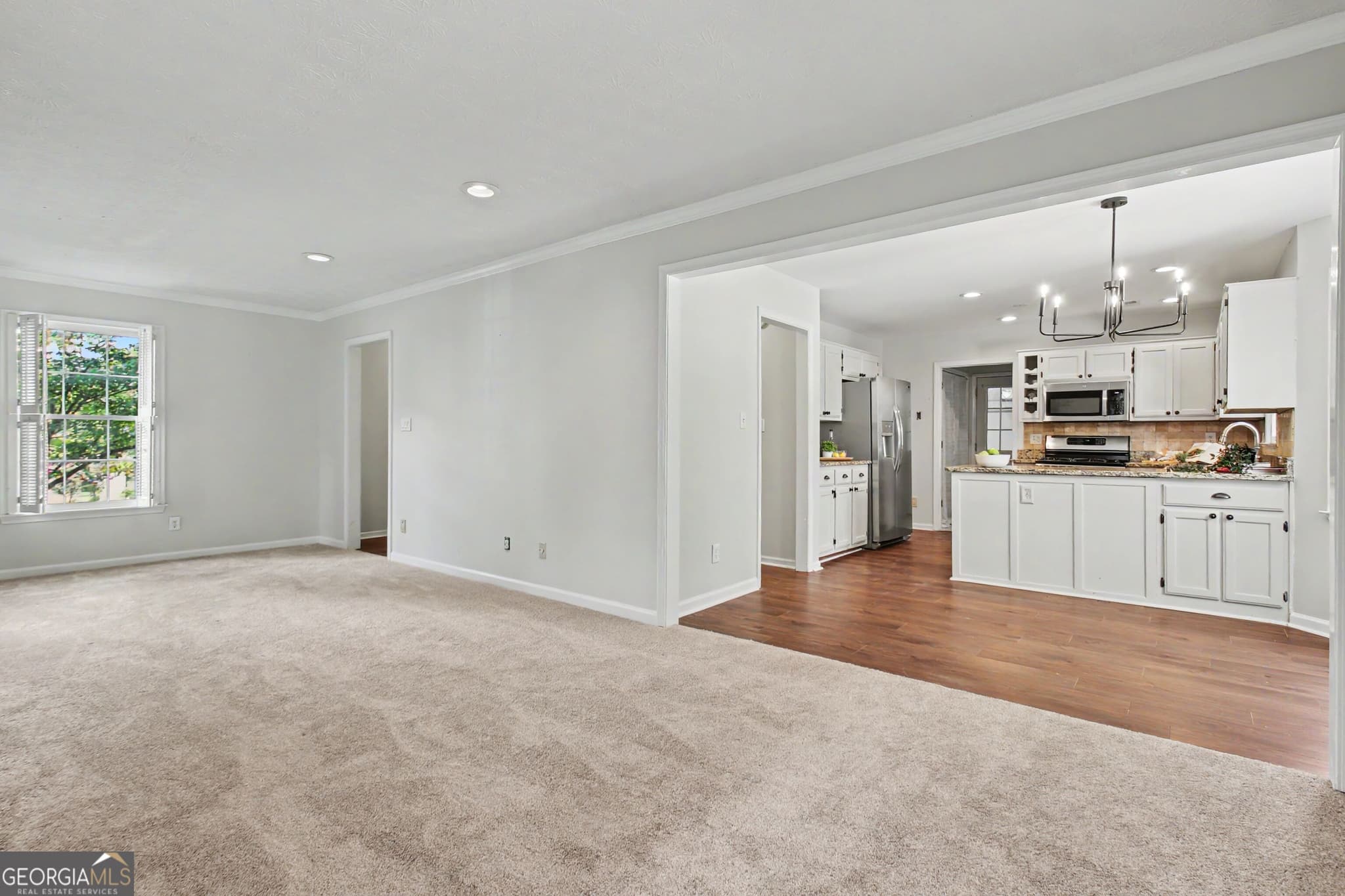 4 bedroom, 2.5 bathroom, 2,128 sq ft single family residence for sale at 401 Walnut Grove Road, Peachtree City, GA 30269 — photo 9