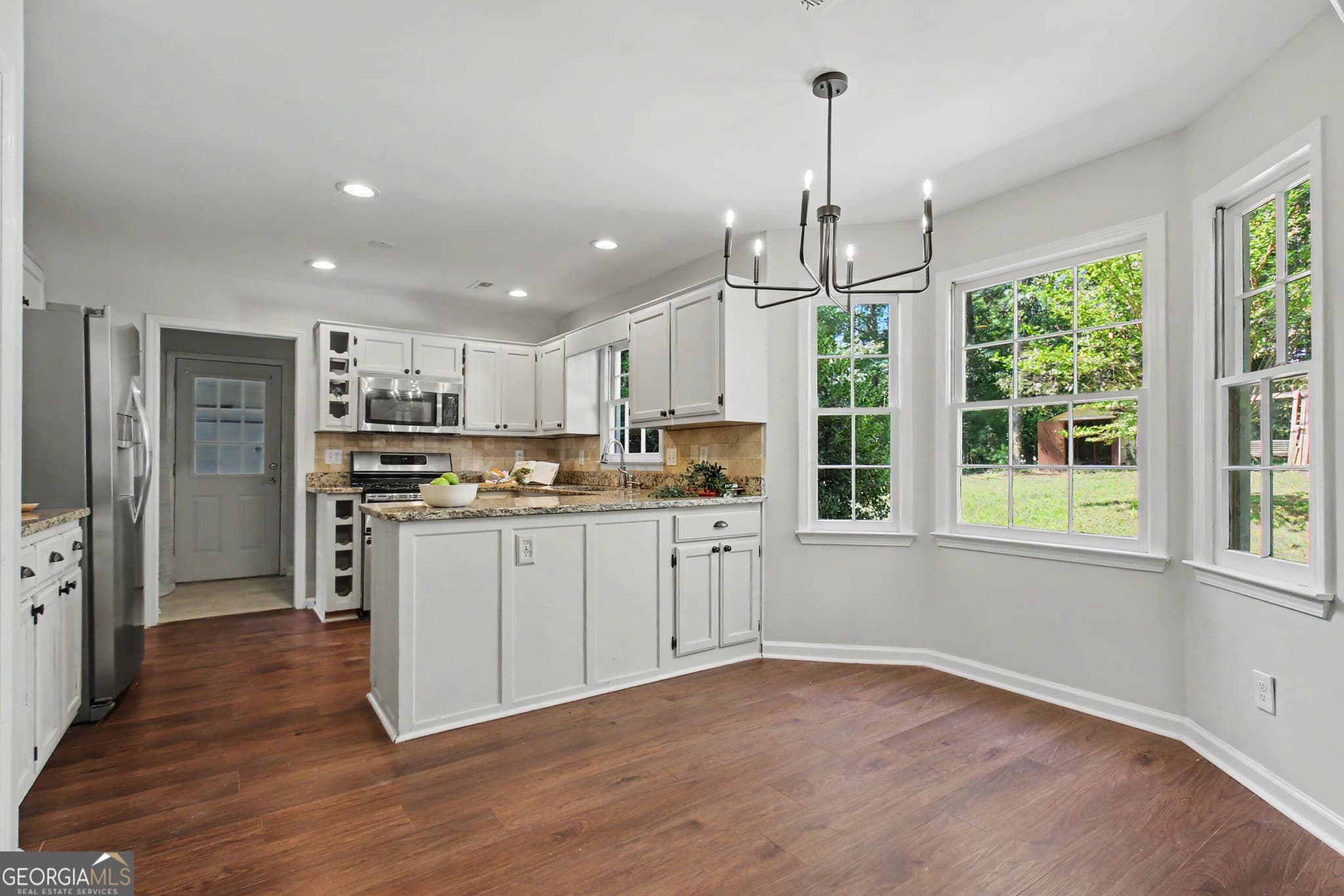 4 bedroom, 2.5 bathroom, 2,128 sq ft single family residence for sale at 401 Walnut Grove Road, Peachtree City, GA 30269 — photo 10