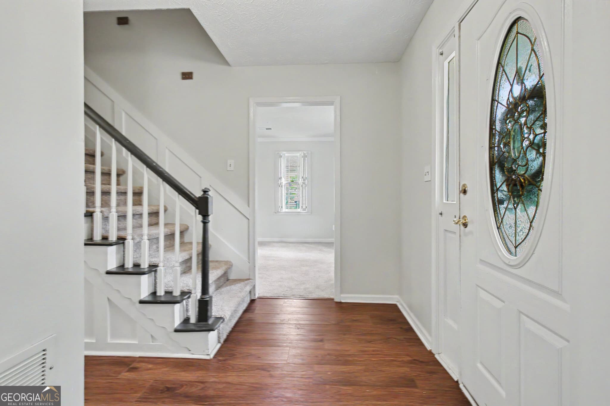 4 bedroom, 2.5 bathroom, 2,128 sq ft single family residence for sale at 401 Walnut Grove Road, Peachtree City, GA 30269 — photo 4