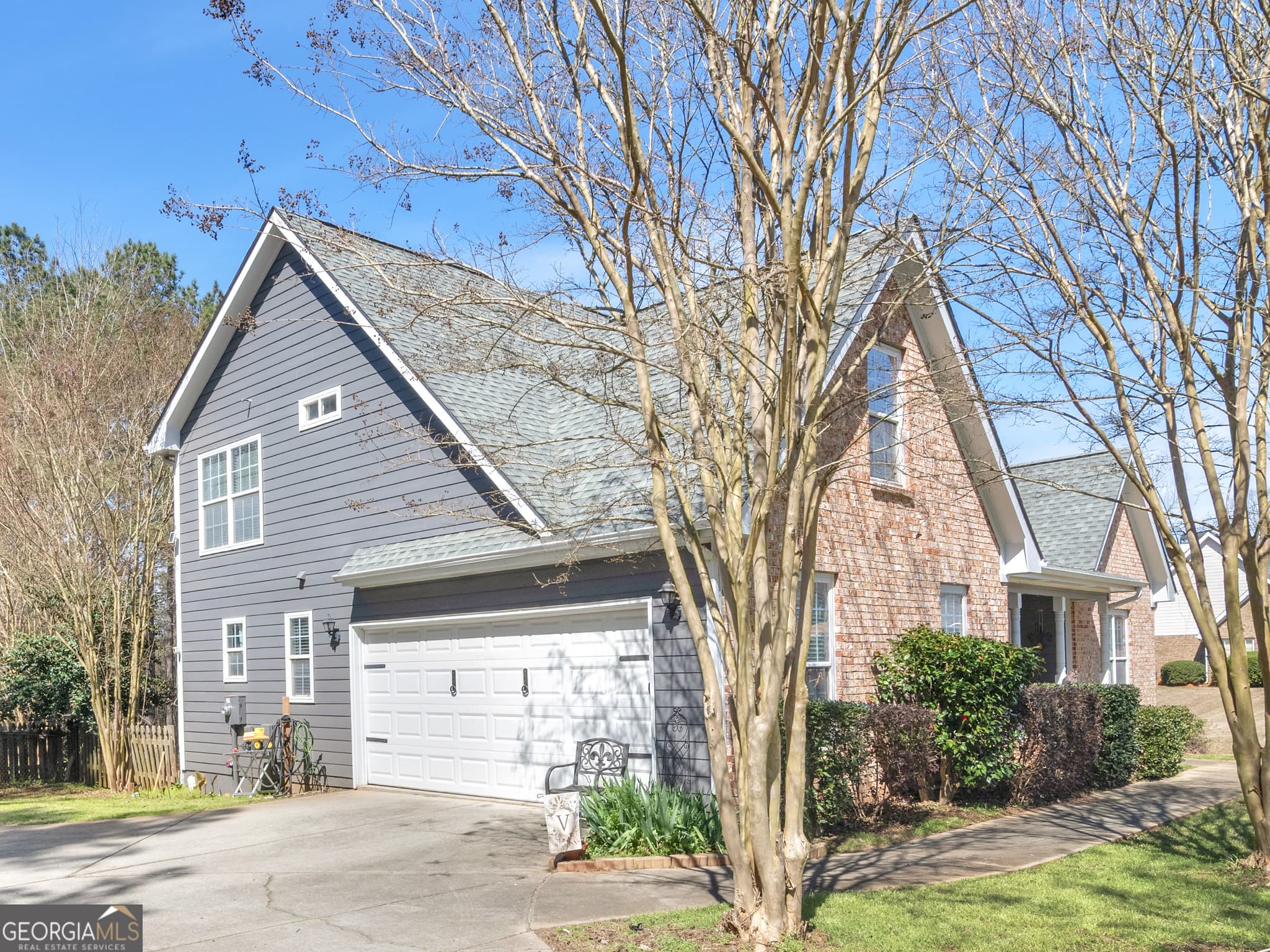 3 bedroom, 3 bathroom, 2,400 sq ft single family residence for sale at 2109 Post Oak Court, Mcdonough, GA 30252 — photo 2