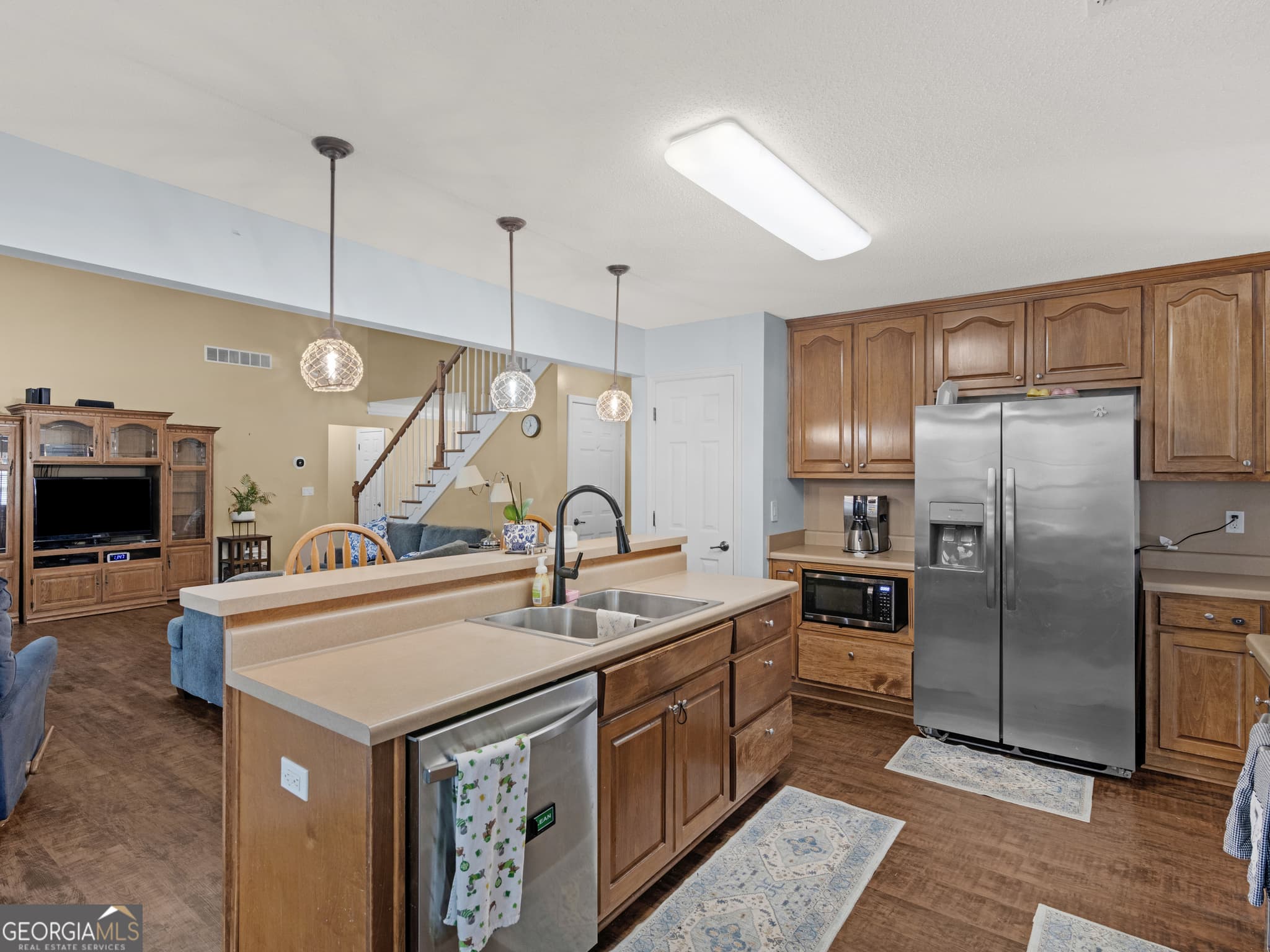 3 bedroom, 3 bathroom, 2,400 sq ft single family residence for sale at 2109 Post Oak Court, Mcdonough, GA 30252 — photo 6
