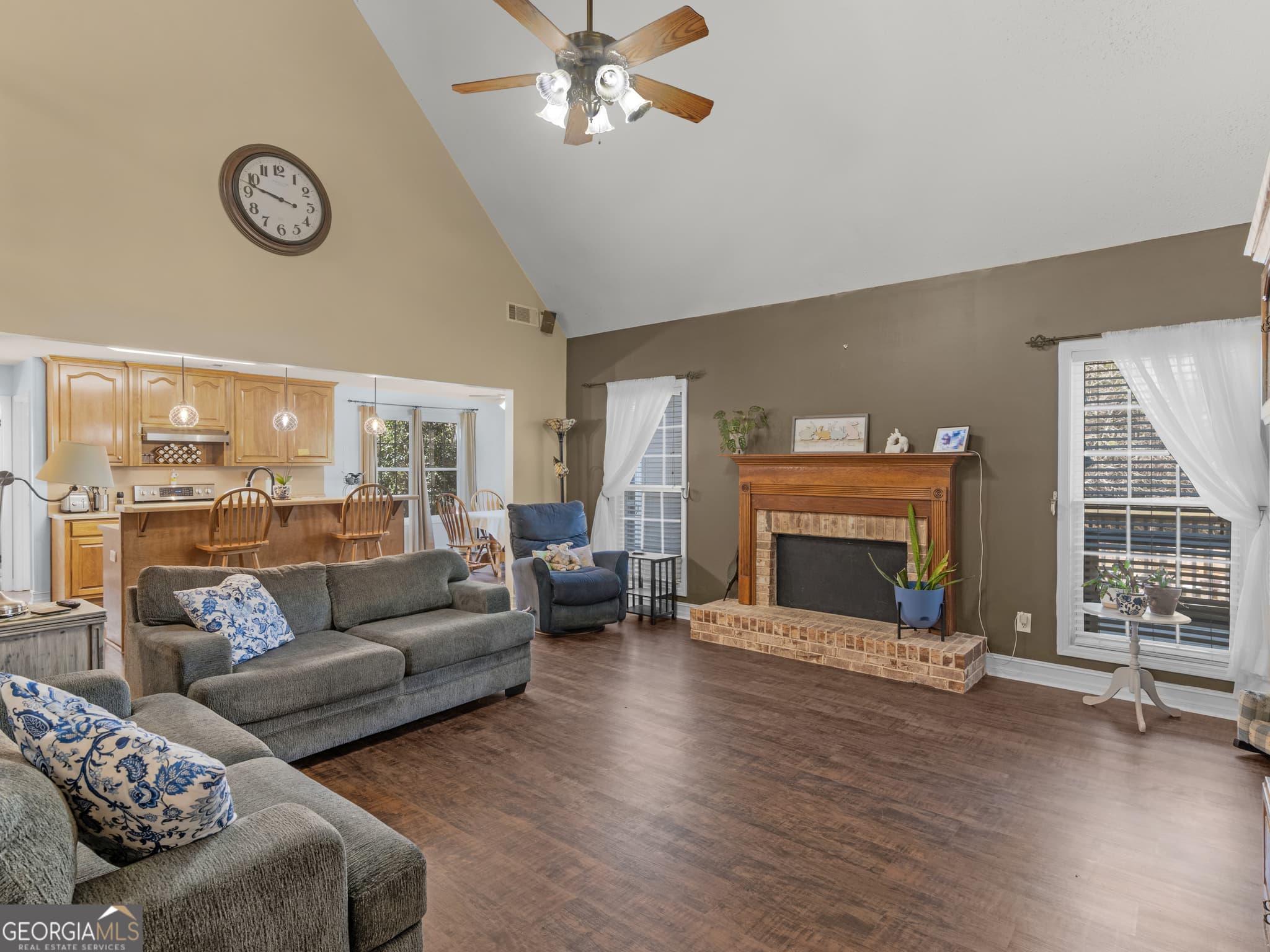 3 bedroom, 3 bathroom, 2,400 sq ft single family residence for sale at 2109 Post Oak Court, Mcdonough, GA 30252 — photo 9