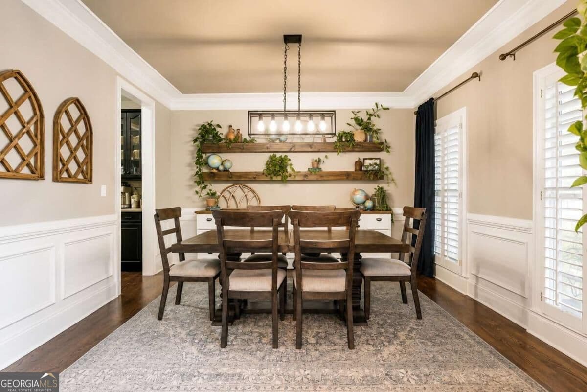 6 bedroom, 5.5 bathroom, 6,538 sq ft single family residence for sale at 914 Meadow Club Court, Suwanee, GA 30024 — photo 7
