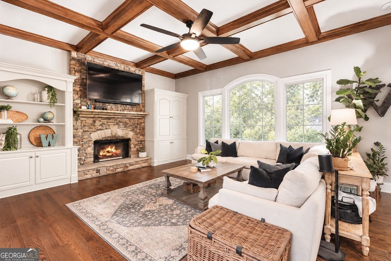 6 bedroom, 5.5 bathroom, 6,538 sq ft single family residence for sale at 914 Meadow Club Court, Suwanee, GA 30024 — photo 9