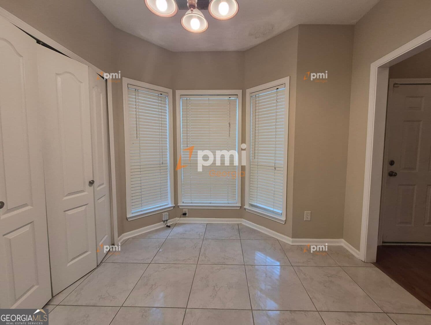 3 bedroom, 2.5 bathroom, 1,552 sq ft townhouse for rent at 4865 Robinson Square Drive, Acworth, GA 30101 for $1,795 a month — photo 4