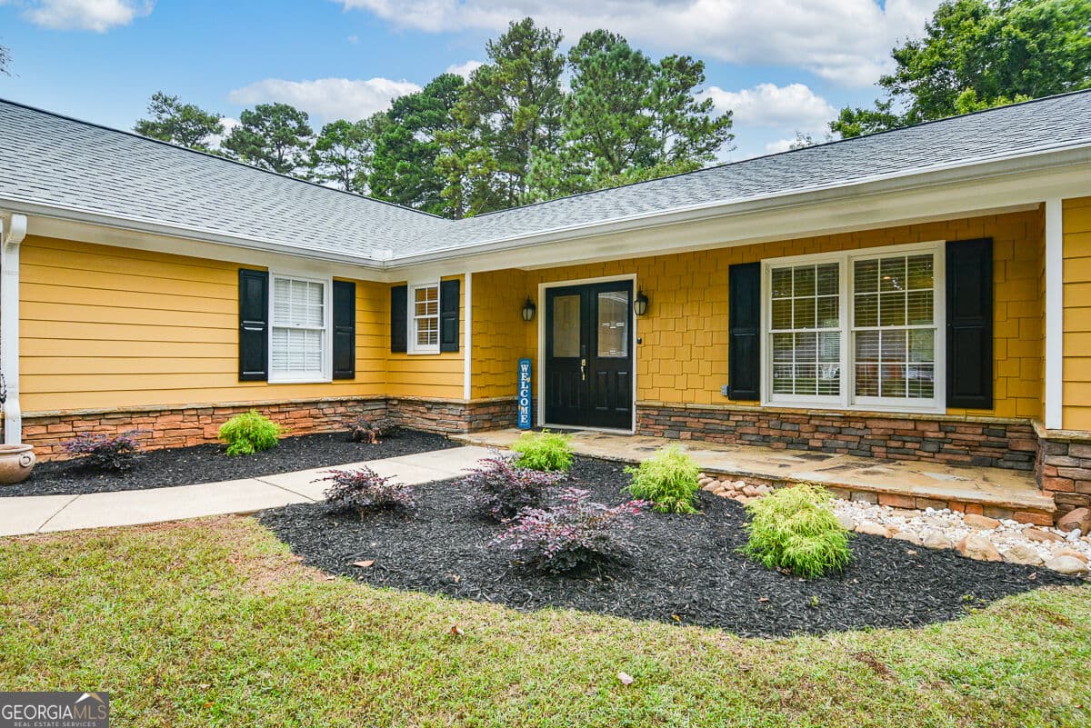 5 bedroom, 4.5 bathroom, 4,849 sq ft single family residence for sale at 2460 Due West Circle, Kennesaw, GA 30152 — photo 7