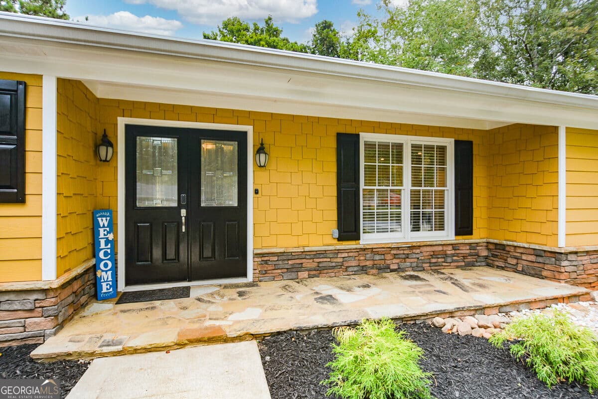 5 bedroom, 4.5 bathroom, 4,849 sq ft single family residence for sale at 2460 Due West Circle, Kennesaw, GA 30152 — photo 9