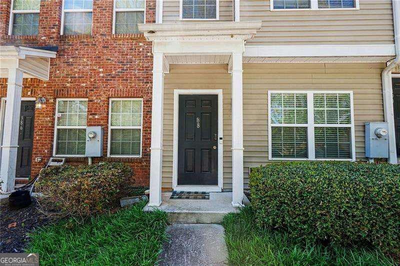2 bedroom, 2.5 bathroom, 1,418 sq ft townhouse for sale at 388 Berckman Drive, Lilburn, GA 30047 — photo 3