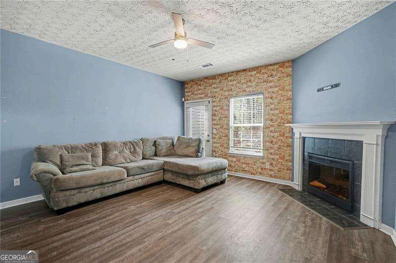 2 bedroom, 2.5 bathroom, 1,418 sq ft townhouse for sale at 388 Berckman Drive, Lilburn, GA 30047 — photo 8