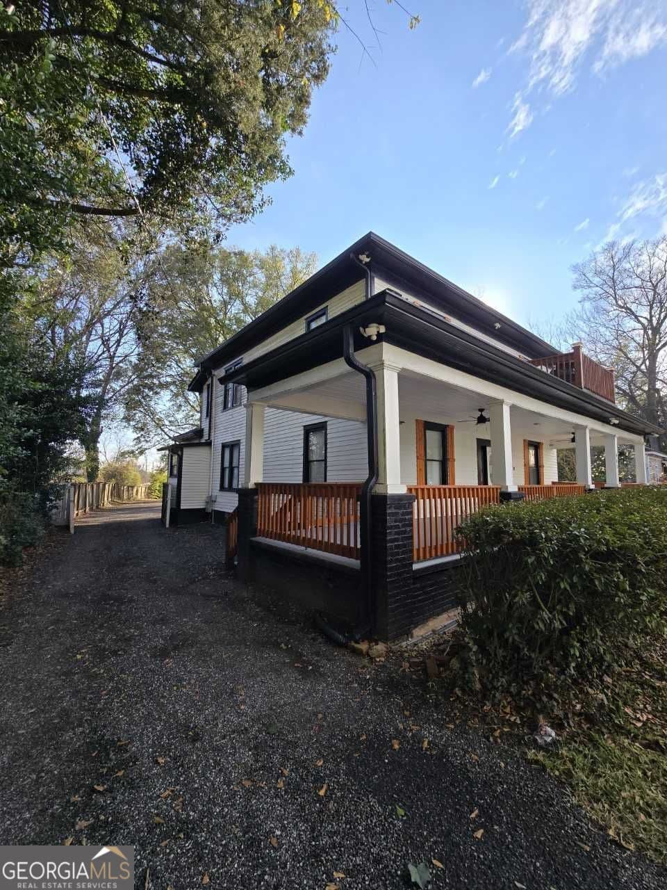 8 bedroom, 2 bathroom, 3,354 sq ft mixed use for rent at 402 Meriwether Street, Griffin, GA 30224 for $3,500 a month — photo 2