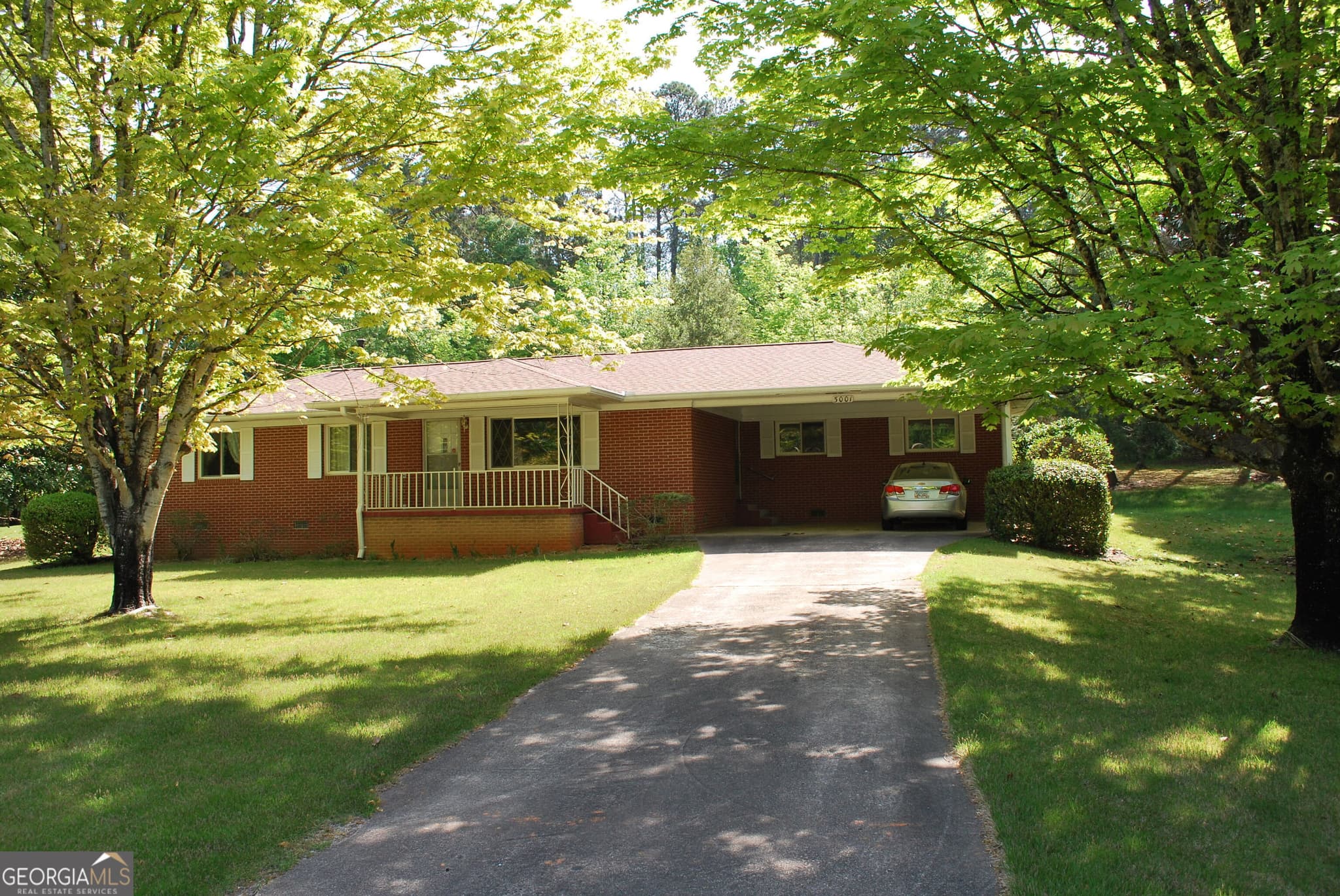 3 bedroom, 1.5 bathroom, 1,680 sq ft single family residence sold at 3001 Lynncliff Drive, Gainesville, GA 30506