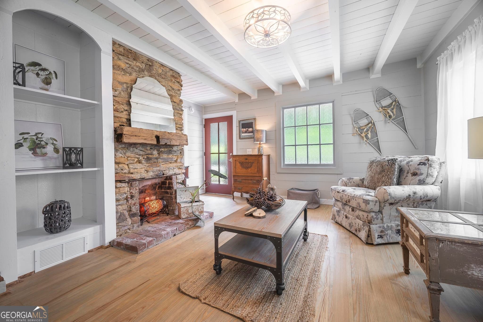 2 bedroom, 1.5 bathroom, 1,487 sq ft single family residence for sale at 8679 Lakewood Highway, Mineral Bluff, GA 30559 — photo 4