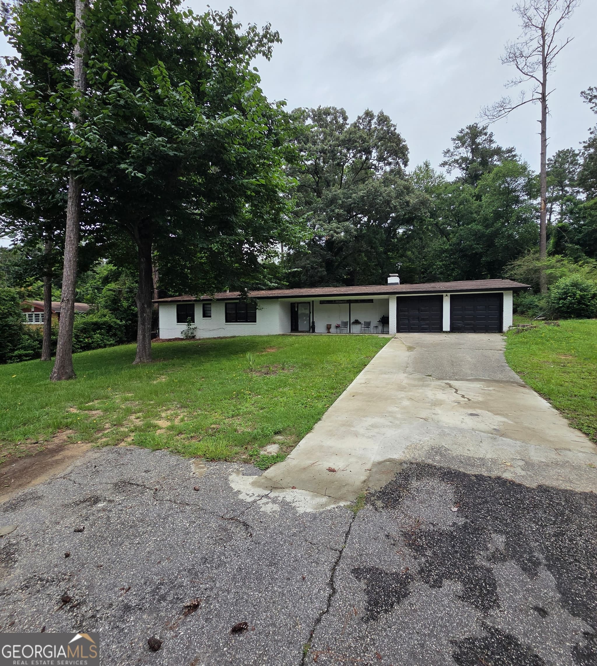 4 bedroom, 2 bathroom, 1,860 sq ft single family residence for sale at 109 Ida Avenue, Warner Robins, GA 31088 — photo 2