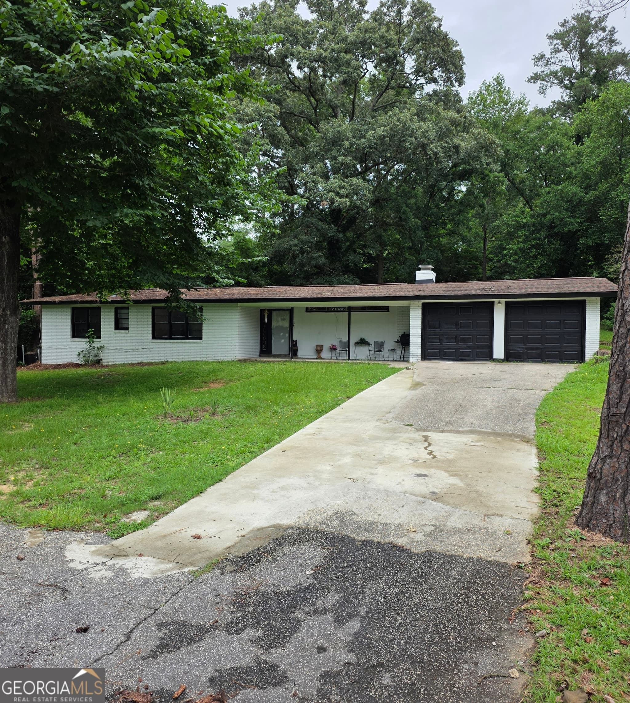 4 bedroom, 2 bathroom, 1,860 sq ft single family residence for sale at 109 Ida Avenue, Warner Robins, GA 31088