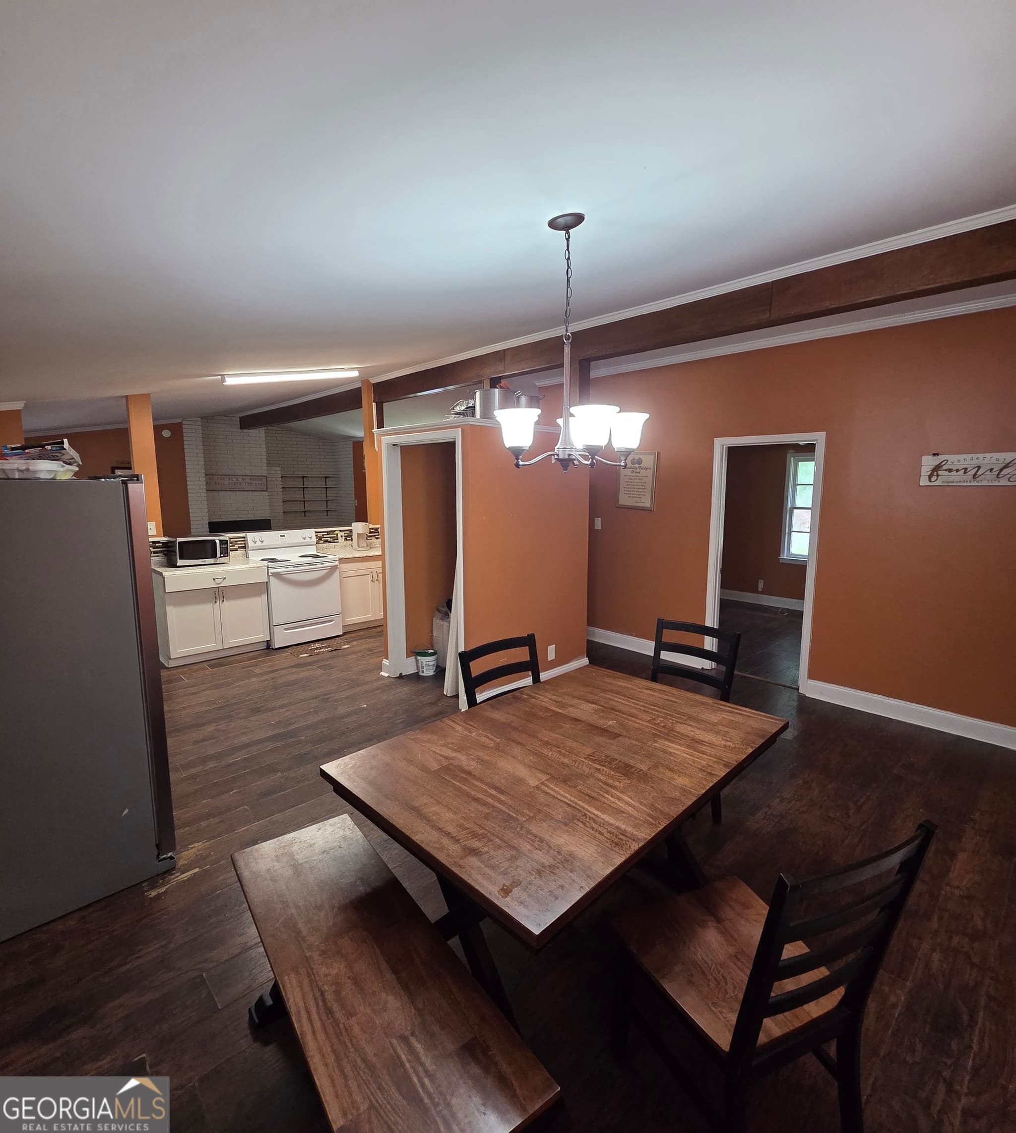 4 bedroom, 2 bathroom, 1,860 sq ft single family residence for sale at 109 Ida Avenue, Warner Robins, GA 31088 — photo 10