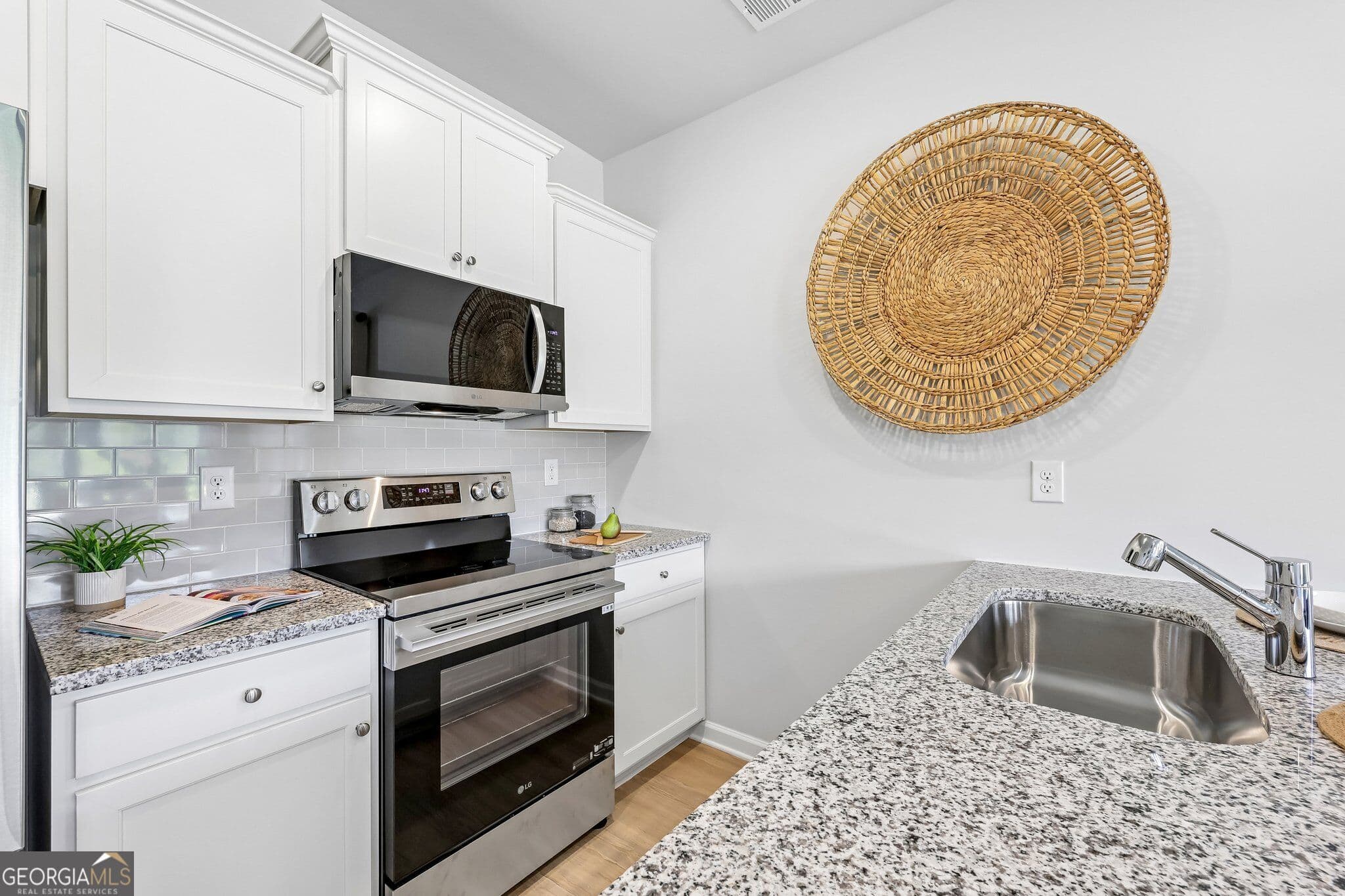3 bedroom, 2.5 bathroom townhouse for sale at 86 Vickers Point Drive, Fairburn, GA 30213 — photo 10