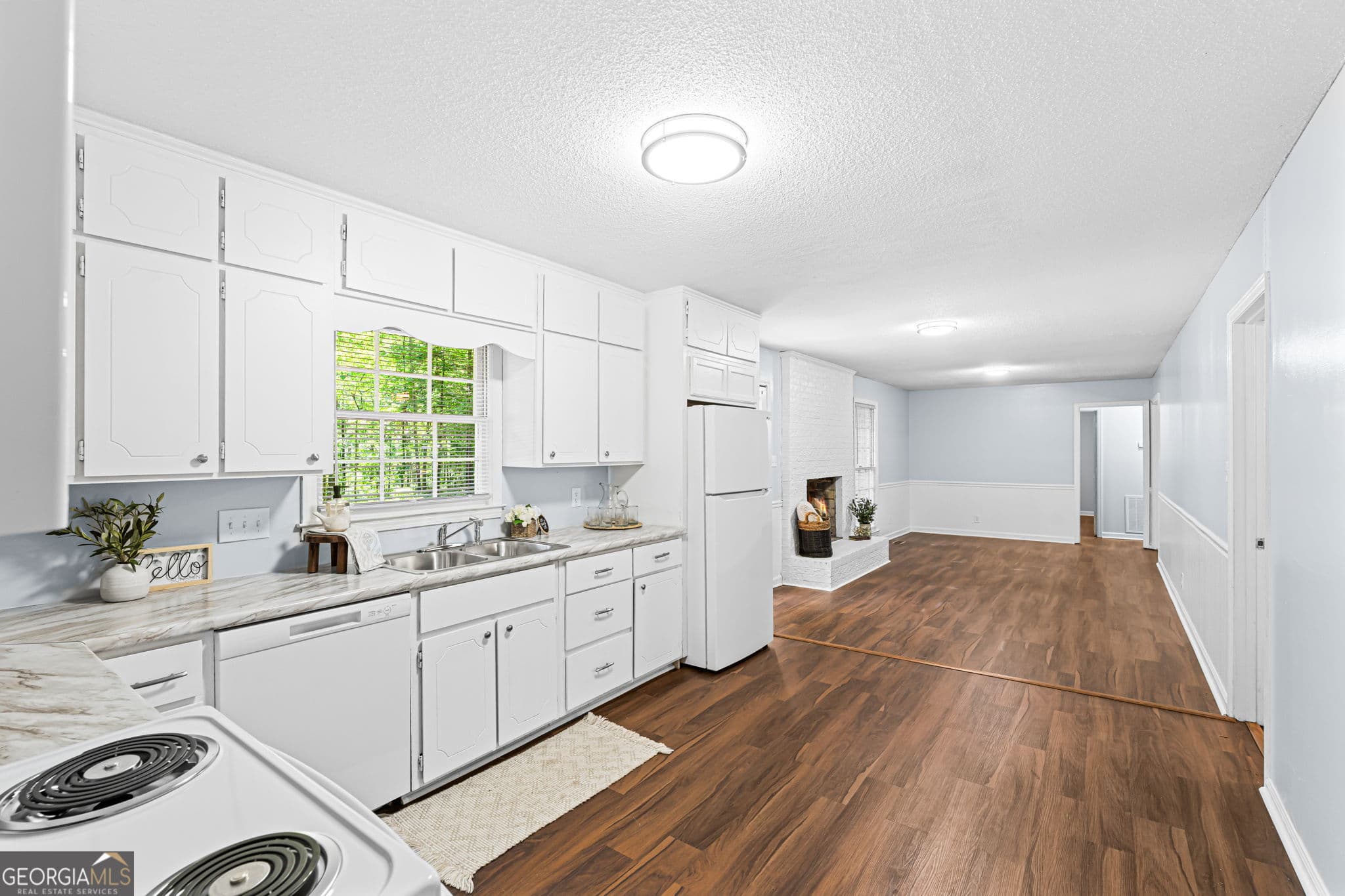 3 bedroom, 2 bathroom, 1,584 sq ft single family residence for sale at 995 Roundtable Lane, Macon, GA 31220 — photo 7
