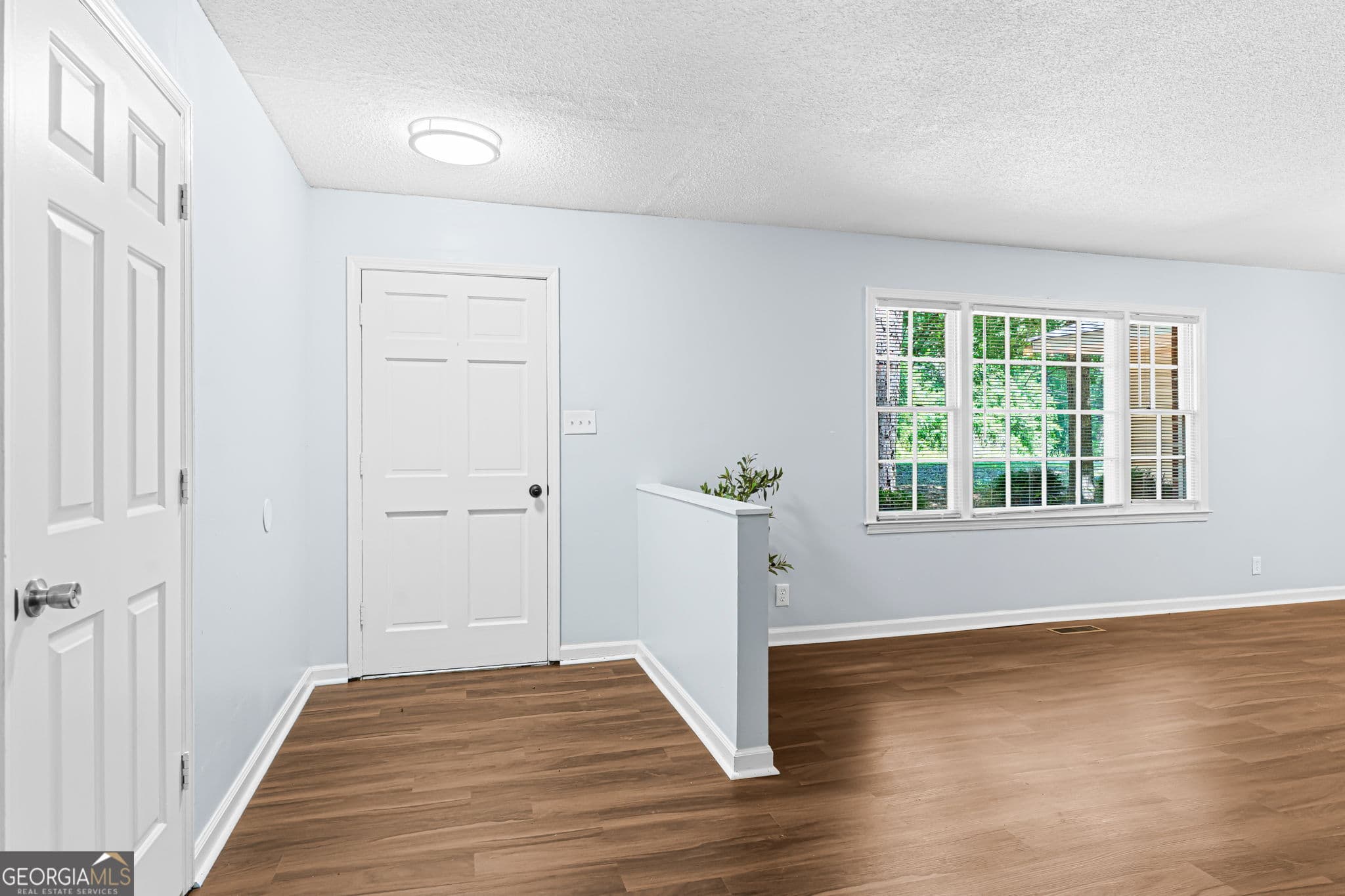 3 bedroom, 2 bathroom, 1,584 sq ft single family residence for sale at 995 Roundtable Lane, Macon, GA 31220 — photo 3