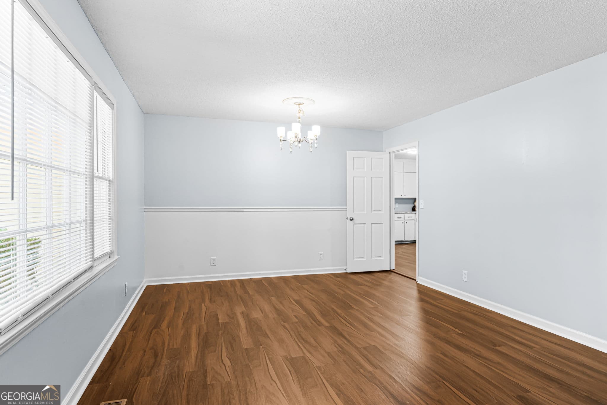 3 bedroom, 2 bathroom, 1,584 sq ft single family residence for sale at 995 Roundtable Lane, Macon, GA 31220 — photo 5