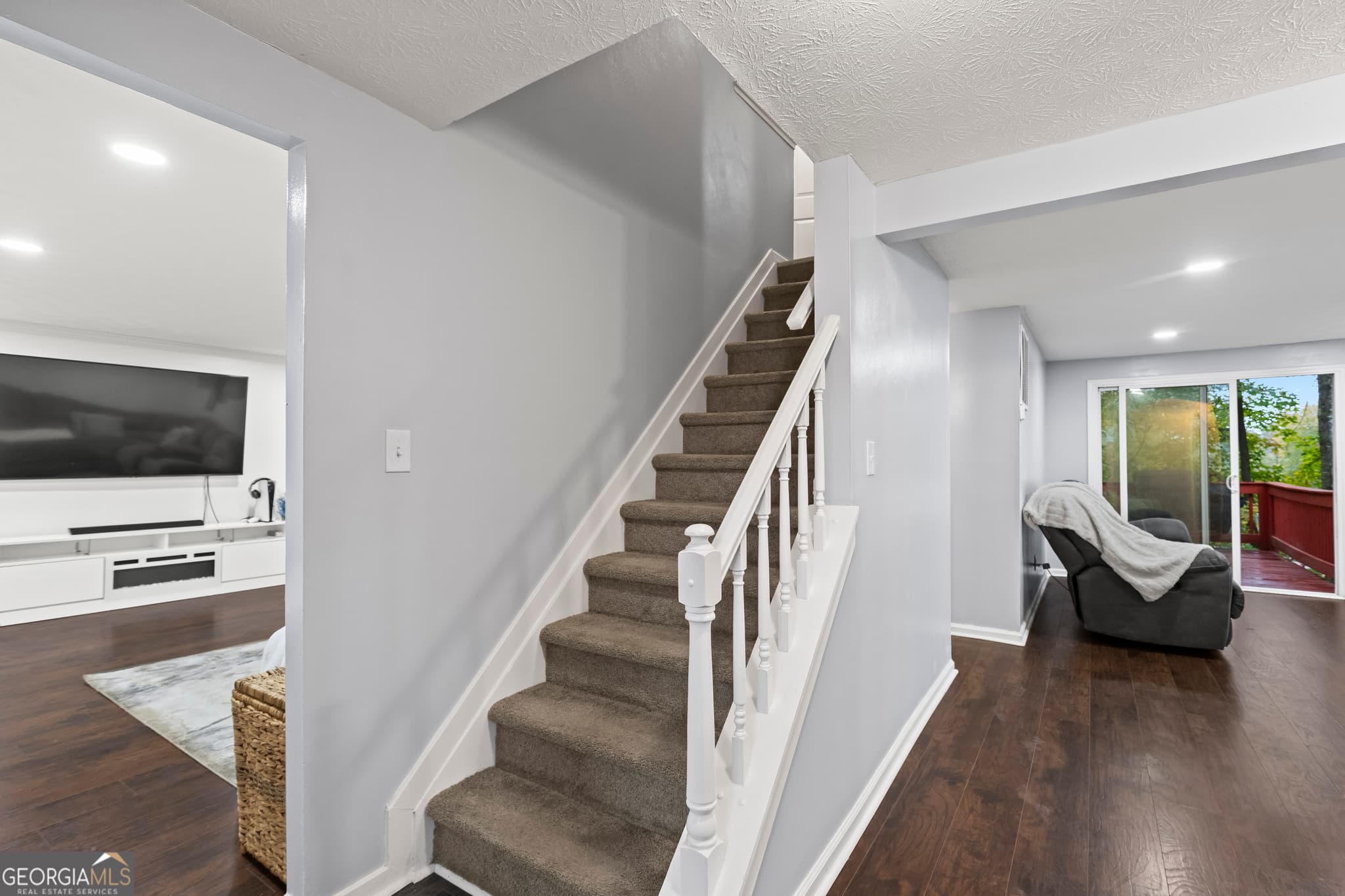 5 bedroom, 3.5 bathroom, 2,885 sq ft single family residence for sale at 107 Fortress Drive, Peachtree City, GA 30269 — photo 6