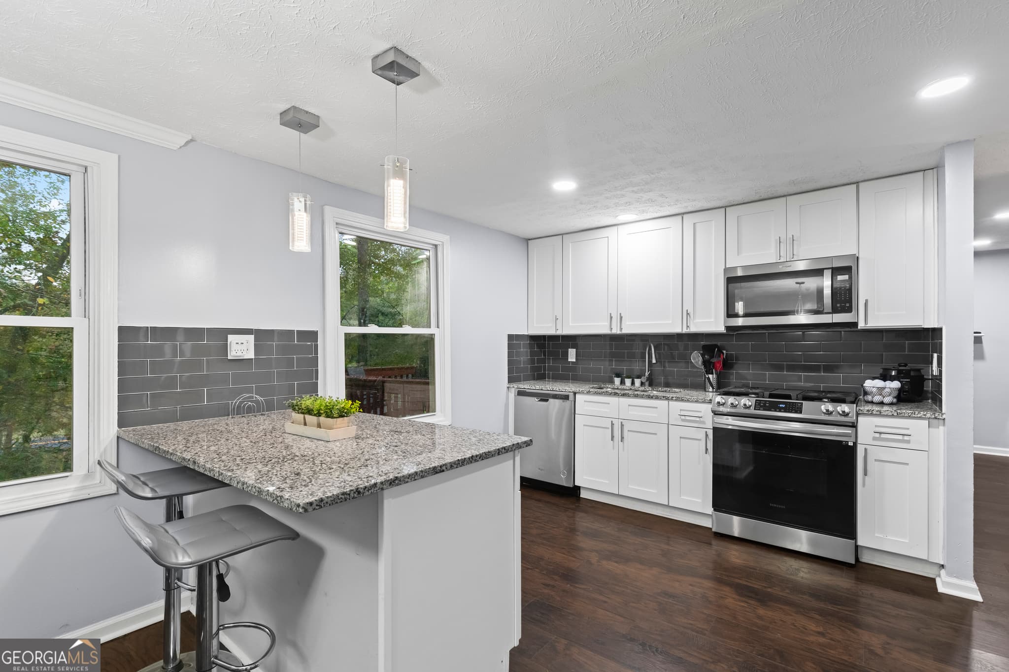5 bedroom, 3.5 bathroom, 2,885 sq ft single family residence for sale at 107 Fortress Drive, Peachtree City, GA 30269 — photo 3