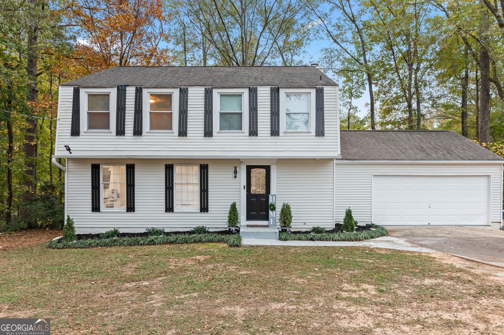 5 bedroom, 3.5 bathroom, 2,885 sq ft single family residence for sale at 107 Fortress Drive, Peachtree City, GA 30269 — photo 1 of 40