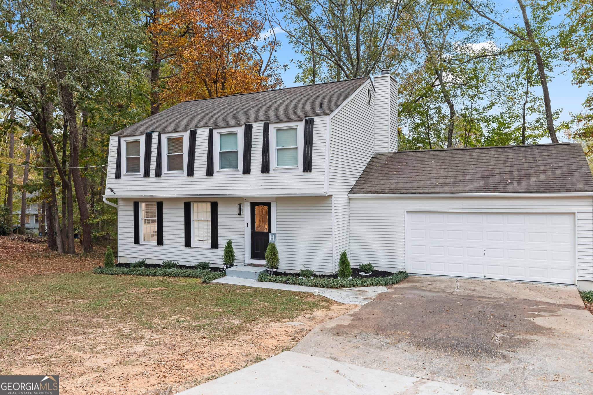 5 bedroom, 3.5 bathroom, 2,885 sq ft single family residence for sale at 107 Fortress Drive, Peachtree City, GA 30269 — photo 4