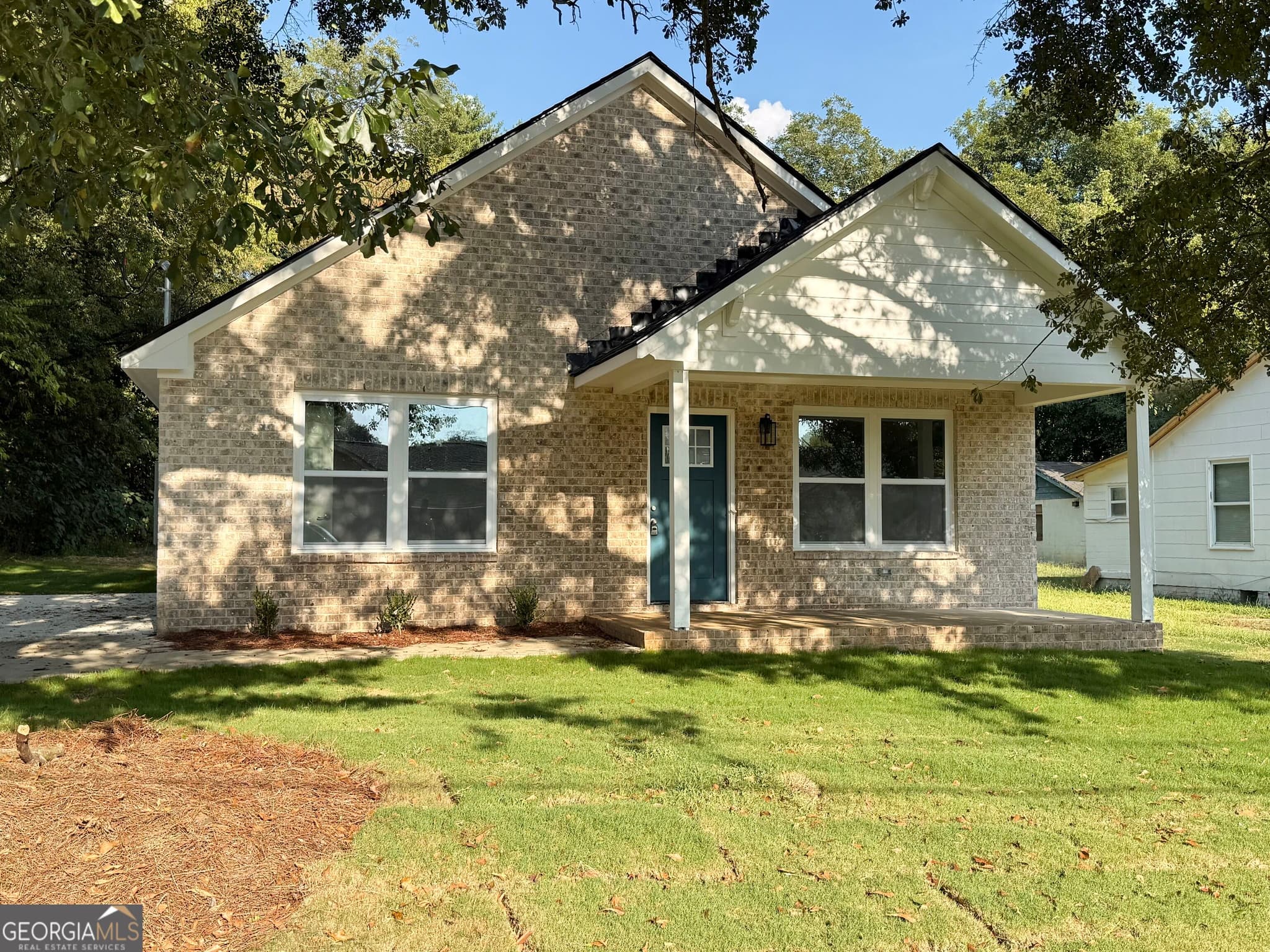 3 bedroom, 2 bathroom, 1,320 sq ft single family residence for sale at 2003 1/2 Flannery Street, Rome, GA 30161 — photo 1 of 10