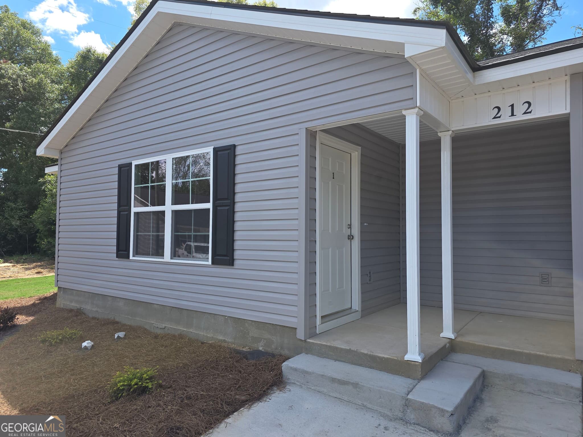 3 bedroom, 2 bathroom, 1,005 sq ft quadruplex for rent at 212B Tabor Drive 1B, Warner Robins, GA 31093 for $1,500 a month — photo 1 of 1