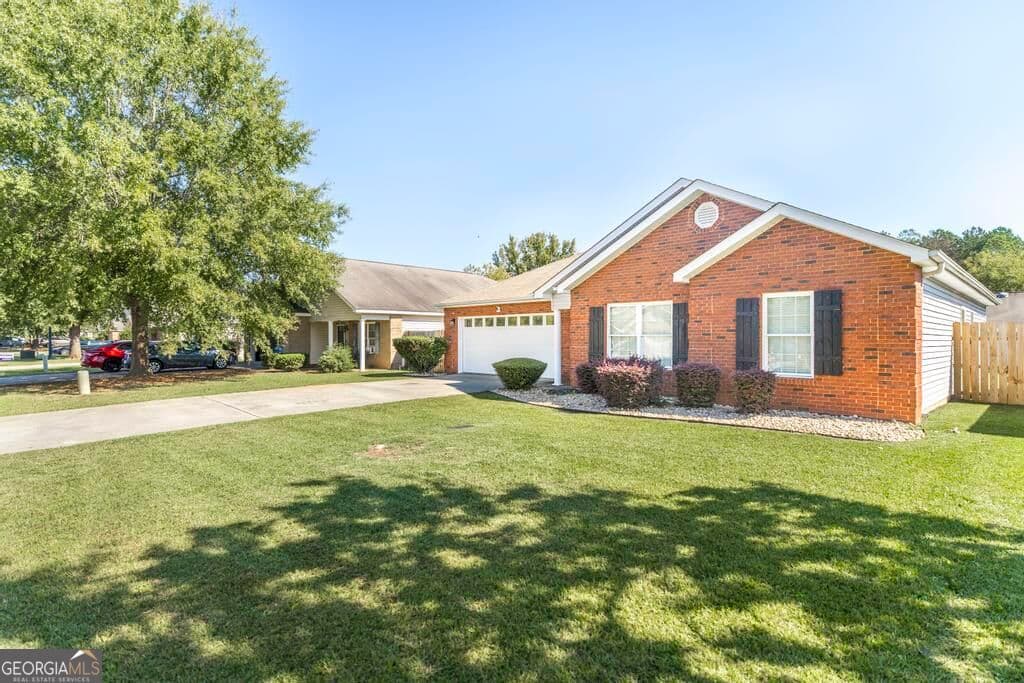 3 bedroom, 2 bathroom, 1,632 sq ft single family residence for sale at 108 Santangelo Court, Warner Robins, GA 31093 — photo 3