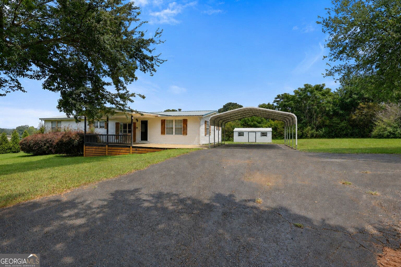 3 bedroom, 2 bathroom, 1,782 sq ft single family residence under contract at 115 Gose Road, Forsyth, GA 31029