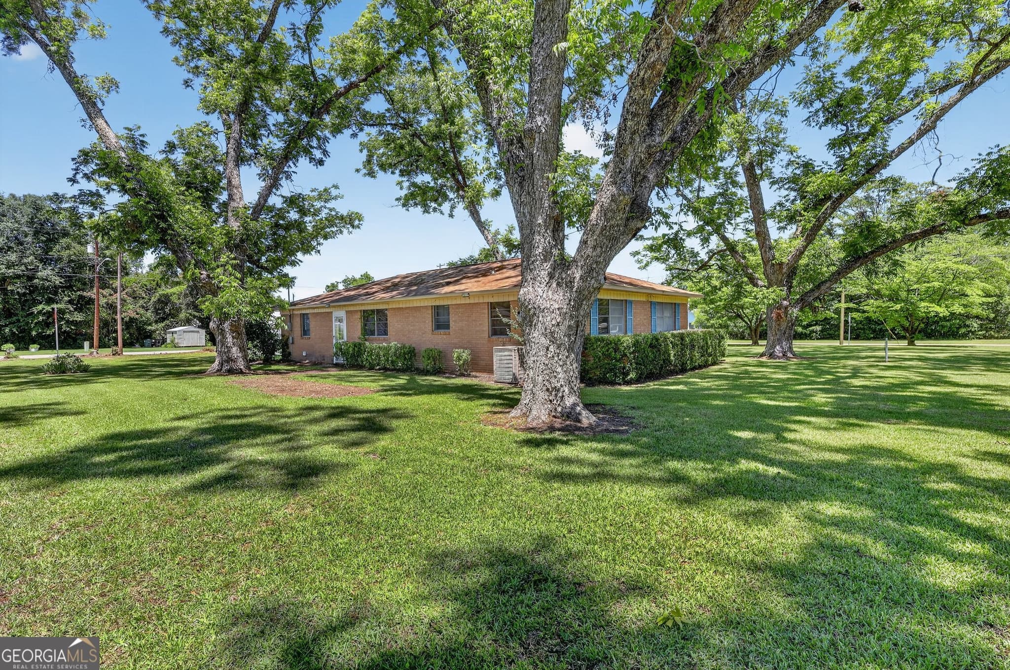 2 bedroom, 1 bathroom, 1,308 sq ft single family residence for sale at 310 S Leroy Street, Metter, GA 30439 — photo 3