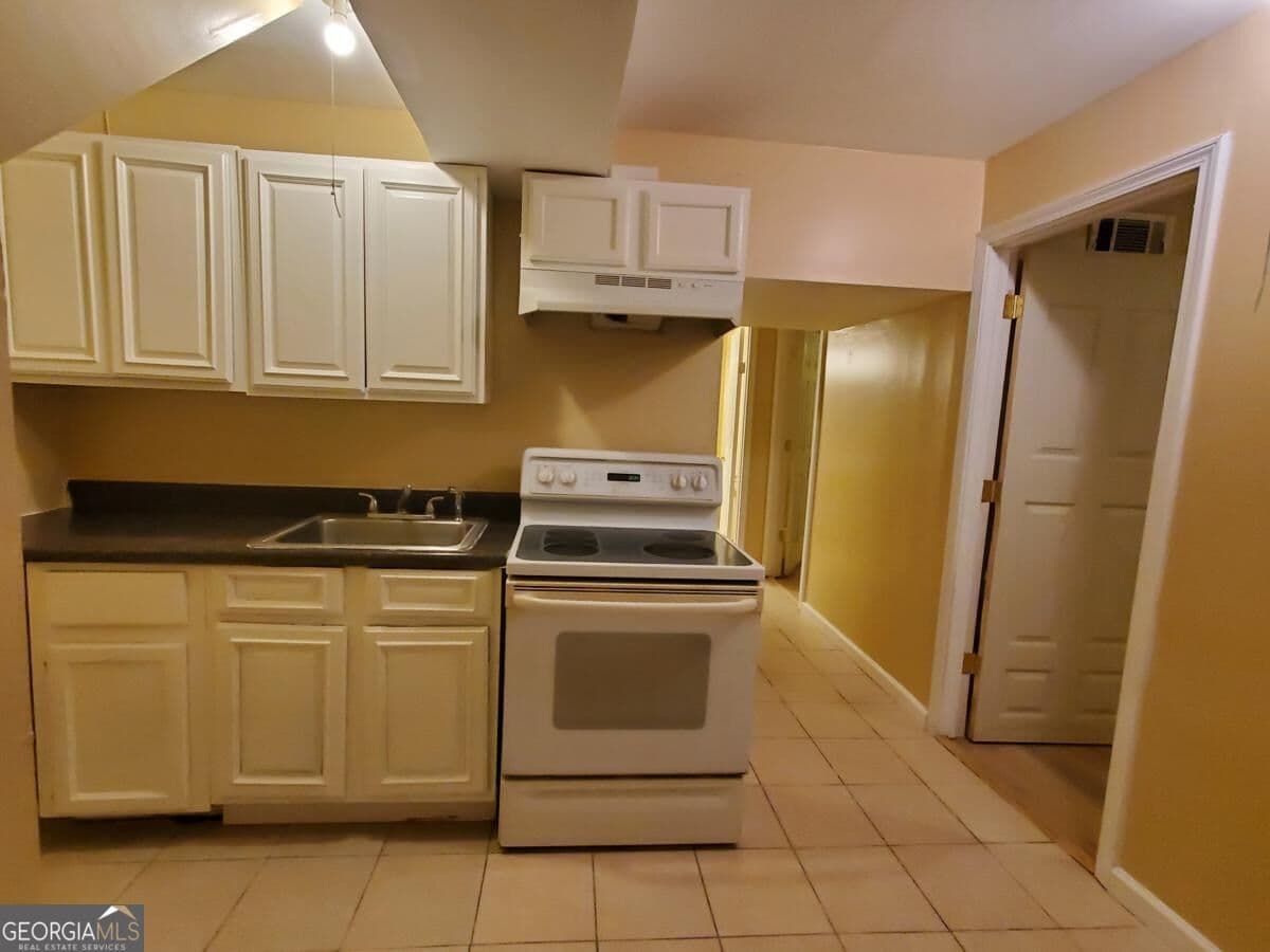 2 bedroom, 1 bathroom, 1,986 sq ft apartment for rent at 2549 Dogwood Hills Court, Austell, GA 30106 for $1,400 a month — photo 4