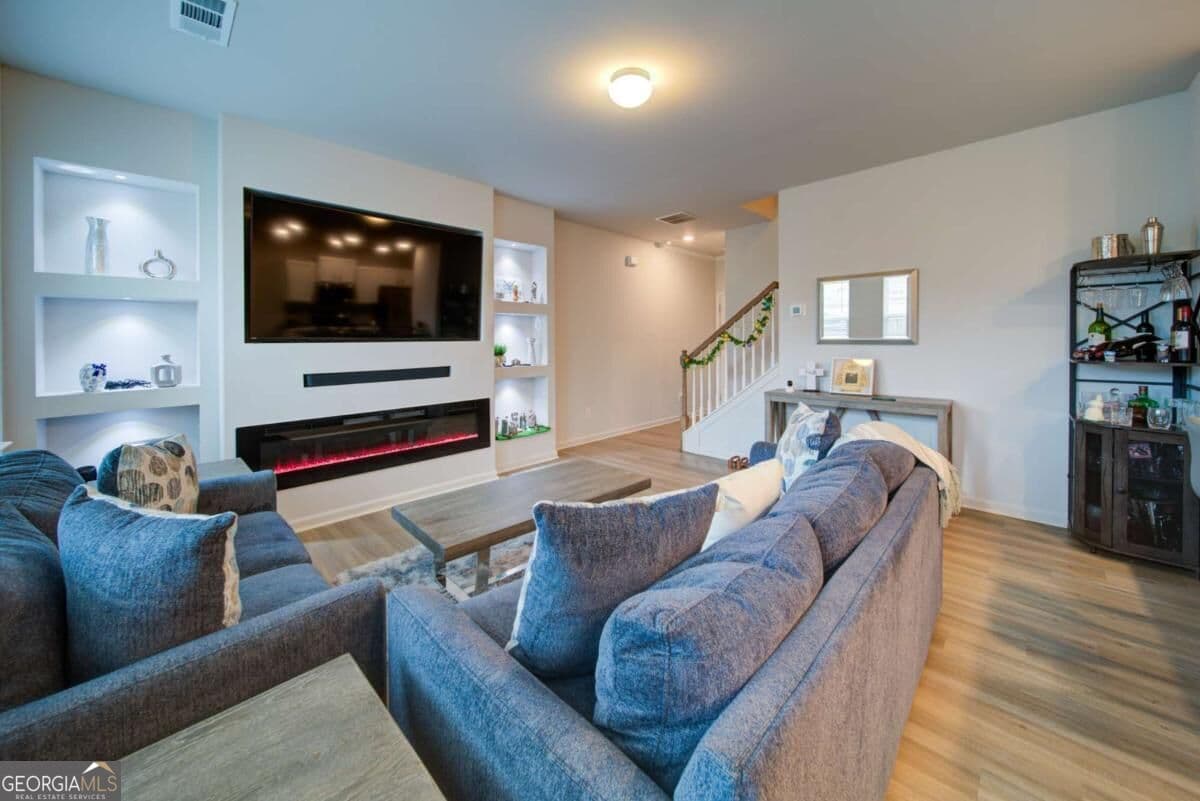 3 bedroom, 2.5 bathroom, 1,500 sq ft single family residence for sale at 5004 Fawnwood Drive, Gainesville, GA 30504 — photo 3
