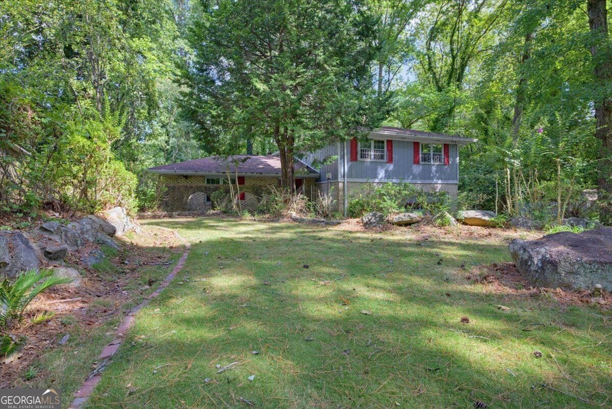 3 bedroom, 2 bathroom, 1,645 sq ft single family residence for sale at 3594 Ale Circle, East Point, GA 30344 — photo 2