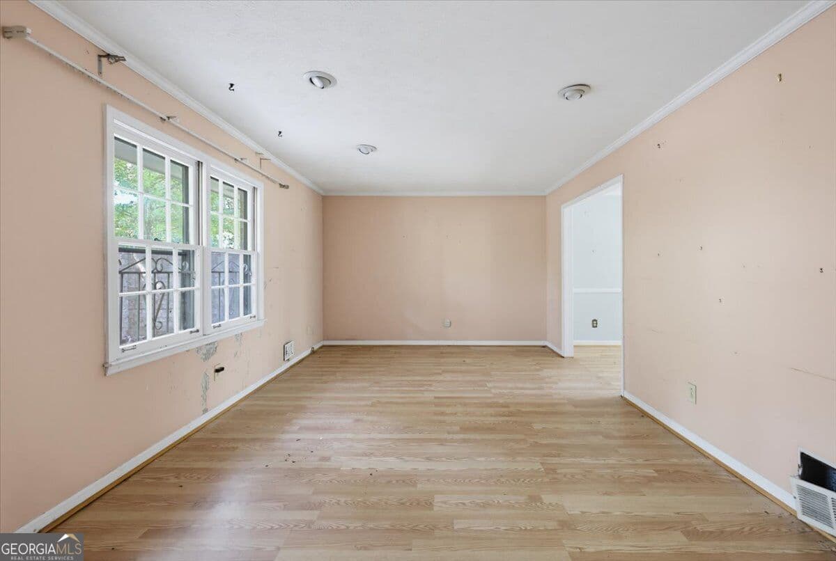 3 bedroom, 2 bathroom, 1,645 sq ft single family residence for sale at 3594 Ale Circle, East Point, GA 30344 — photo 7