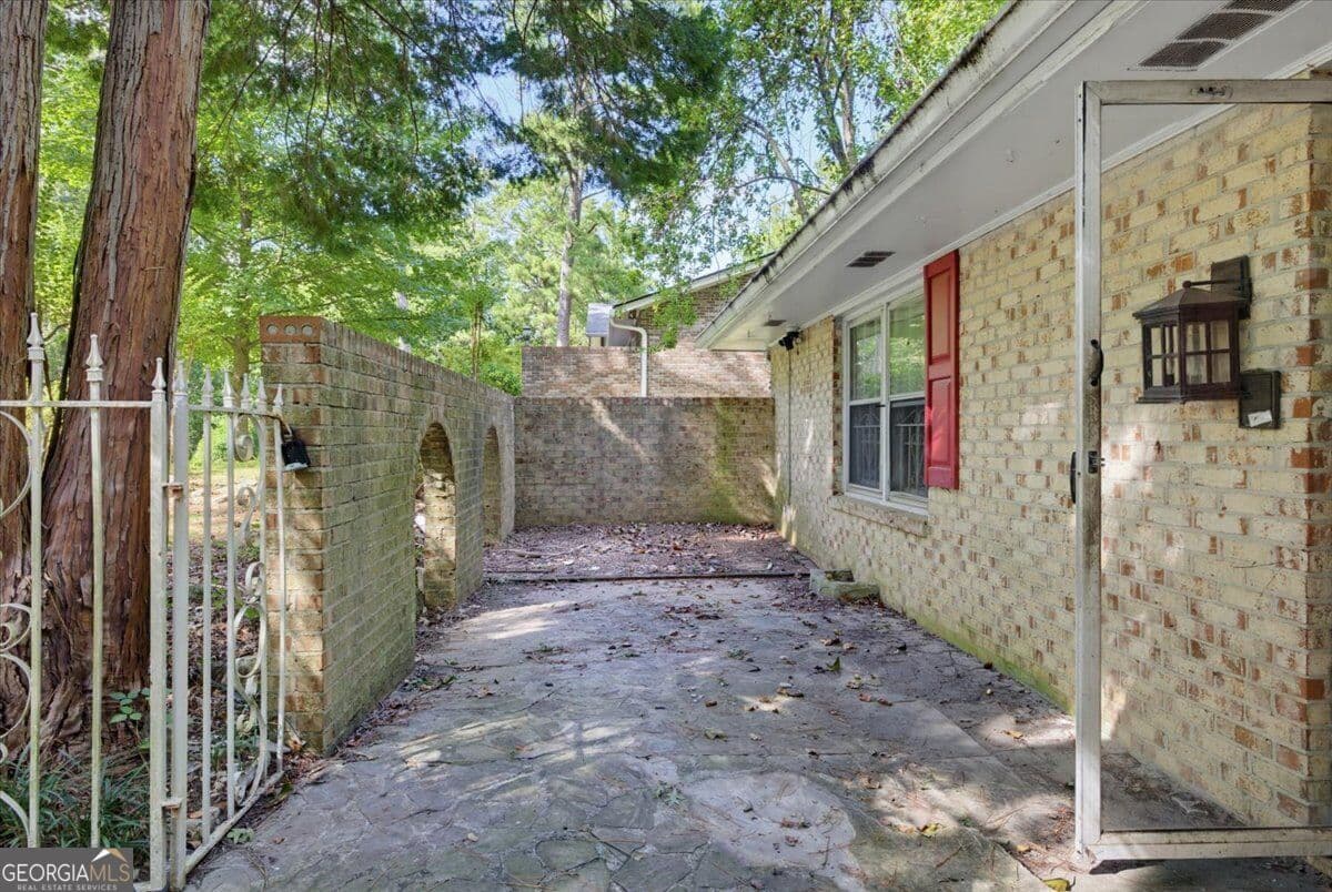 3 bedroom, 2 bathroom, 1,645 sq ft single family residence for sale at 3594 Ale Circle, East Point, GA 30344 — photo 4