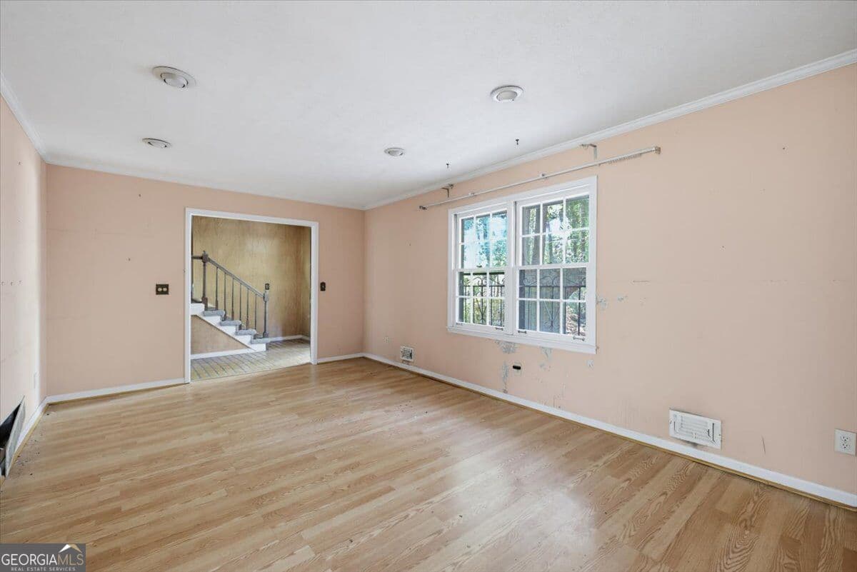 3 bedroom, 2 bathroom, 1,645 sq ft single family residence for sale at 3594 Ale Circle, East Point, GA 30344 — photo 8