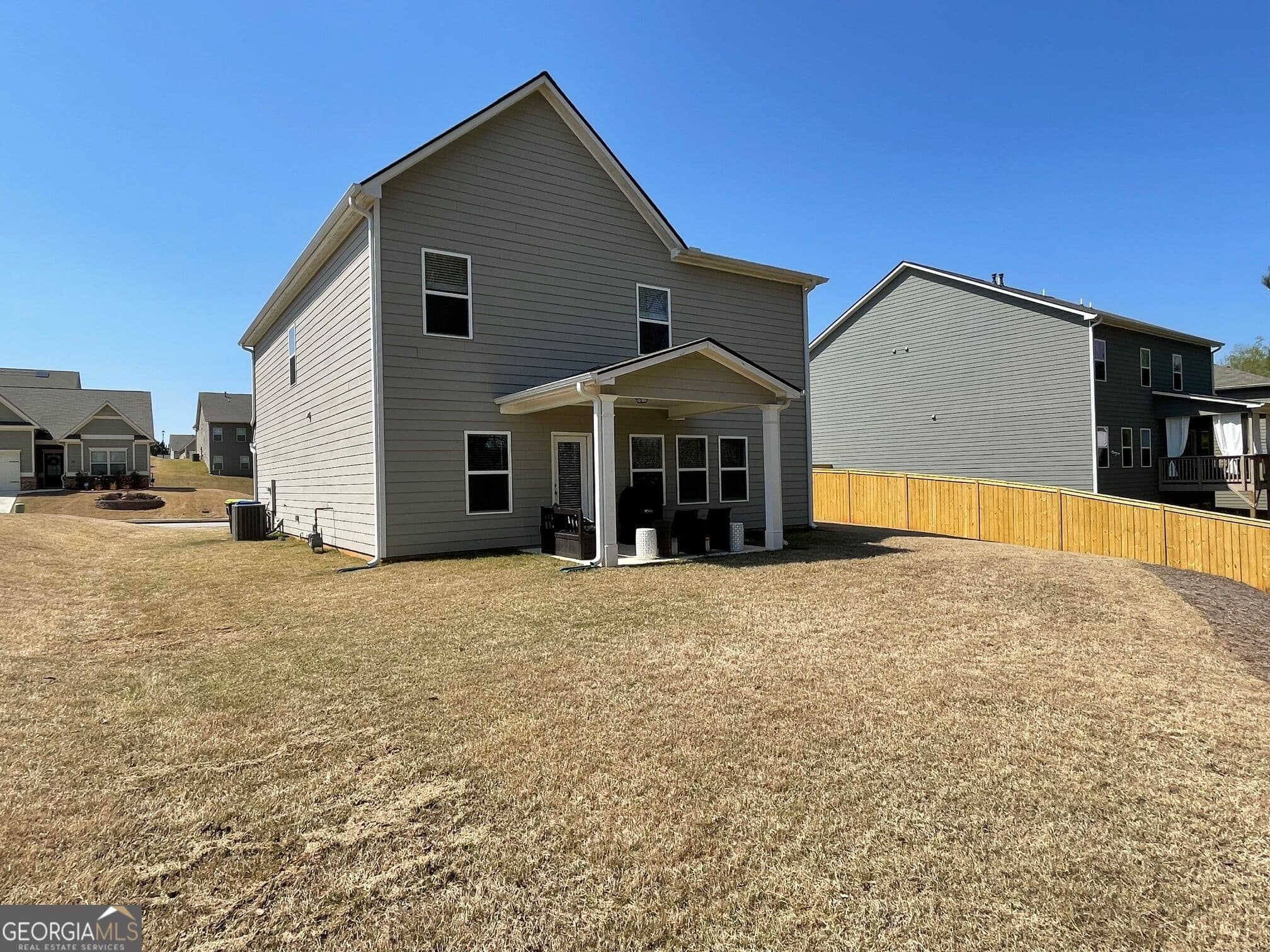 4 bedroom, 2.5 bathroom, 2,600 sq ft single family residence for rent at 27 Carrington Way, Newnan, GA 30265 for $2,650 a month — photo 4