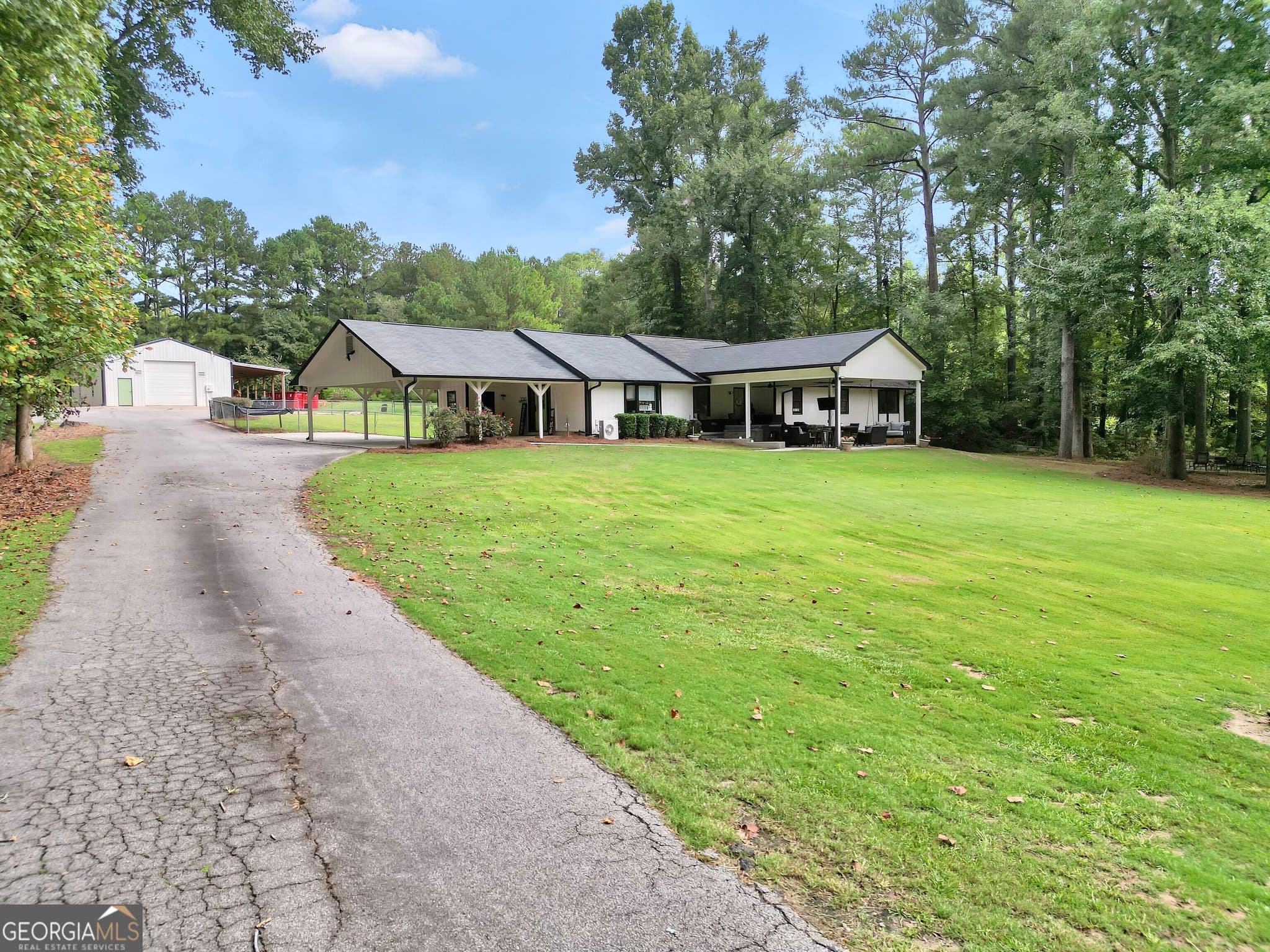 4 bedroom, 2.5 bathroom, 2,364 sq ft single family residence for sale at 1085 Campground Road, Mcdonough, GA 30252 — photo 7