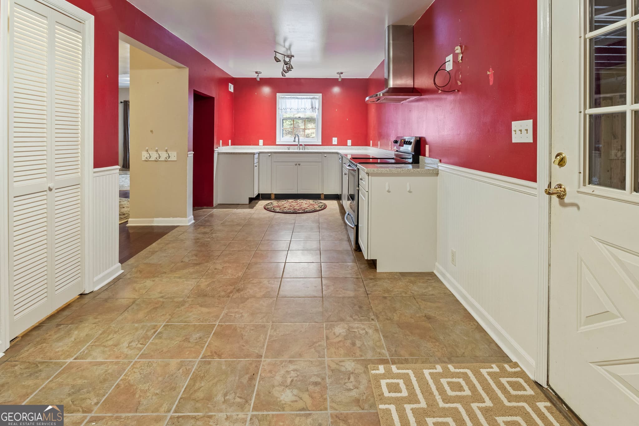 4 bedroom, 4 bathroom, 2,304 sq ft single family residence for sale at 82 Walton Way, Juliette, GA 31046 — photo 7