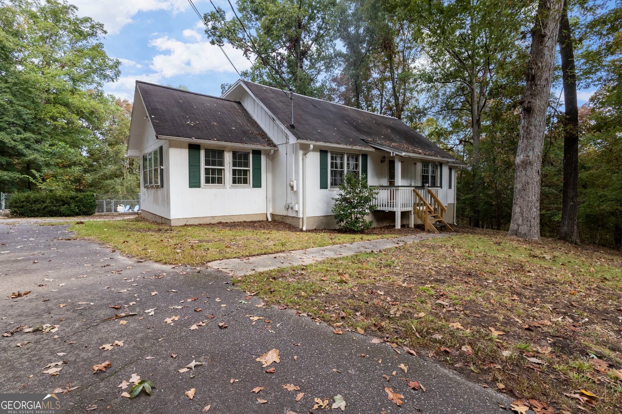 4 bedroom, 4 bathroom, 2,304 sq ft single family residence for sale at 82 Walton Way, Juliette, GA 31046 — photo 1 of 28