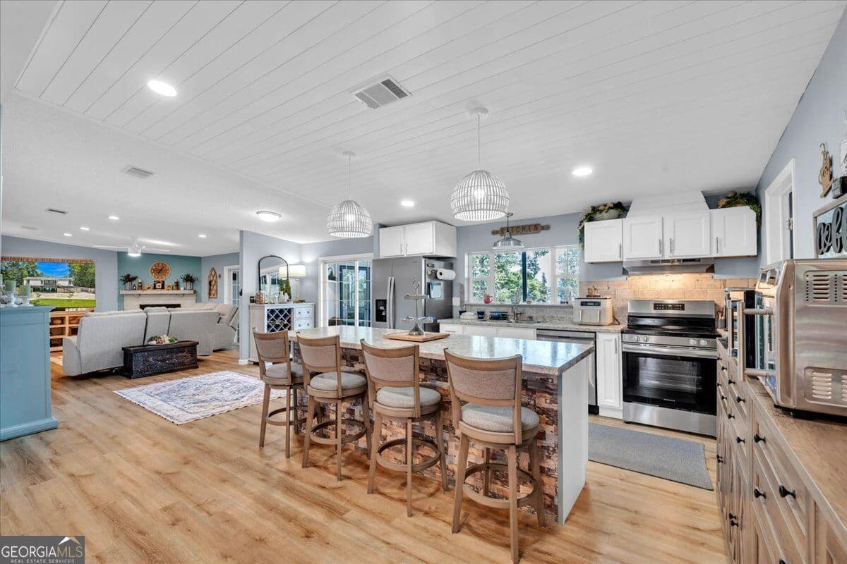 3 bedroom, 3 bathroom, 2,400 sq ft manufactured home,single family residence for sale at 121 W Entrekin Road, Cobb, GA 31735 — photo 7