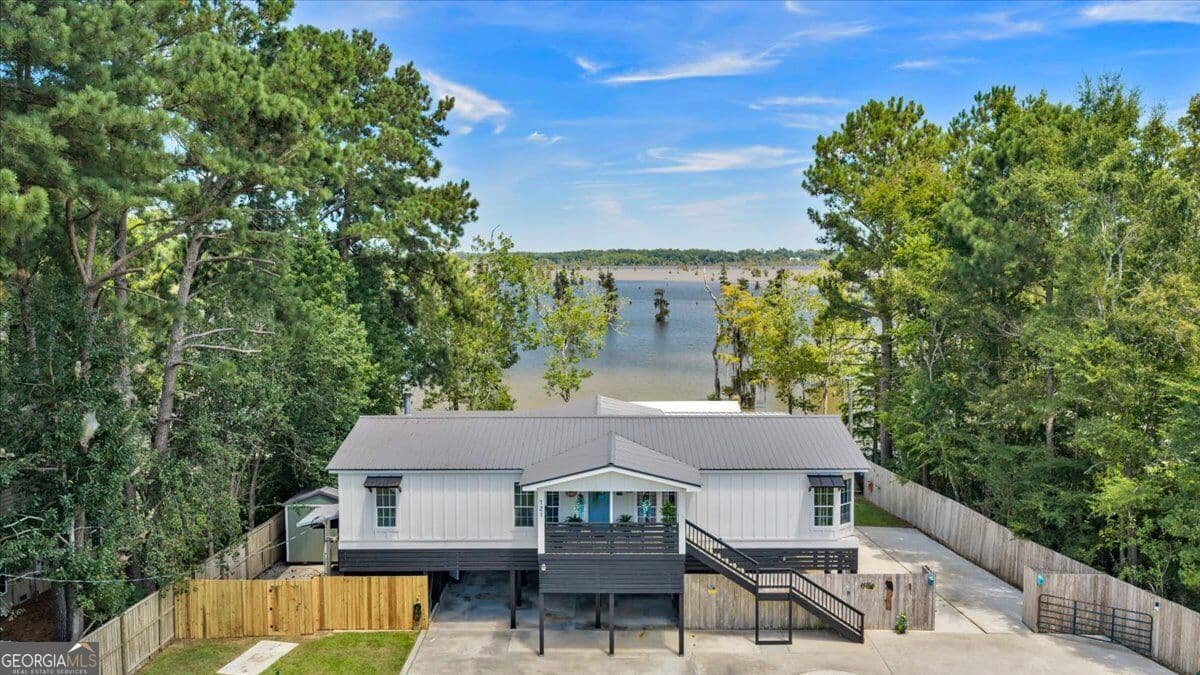 3 bedroom, 3 bathroom, 2,400 sq ft manufactured home,single family residence for sale at 121 W Entrekin Road, Cobb, GA 31735