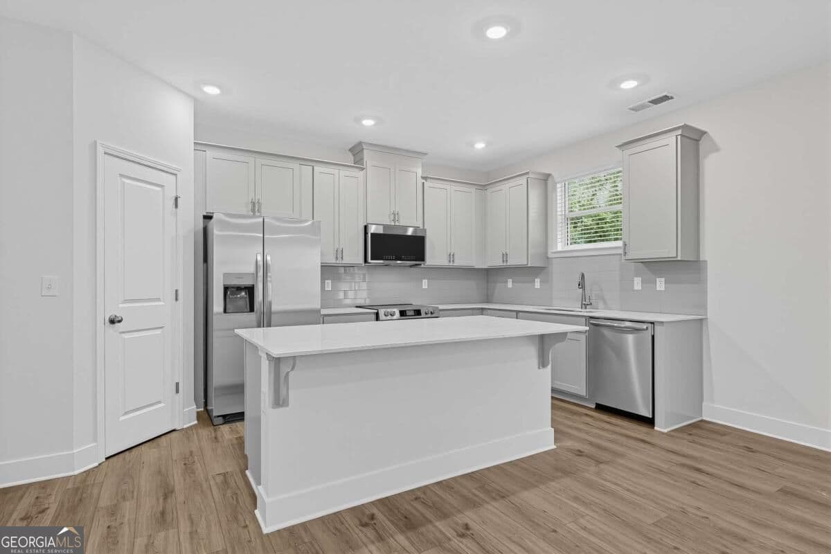 4 bedroom, 3.5 bathroom, 2,259 sq ft single family residence for sale at 3864 Breton Cove, Bethlehem, GA 30620 — photo 10